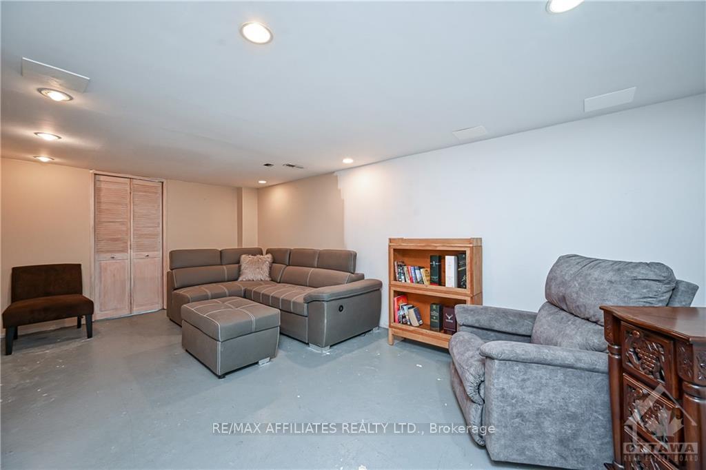 Photo 28 of 1773 Stonehenge Crescent, Ottawa, Pineview — HOMEH
