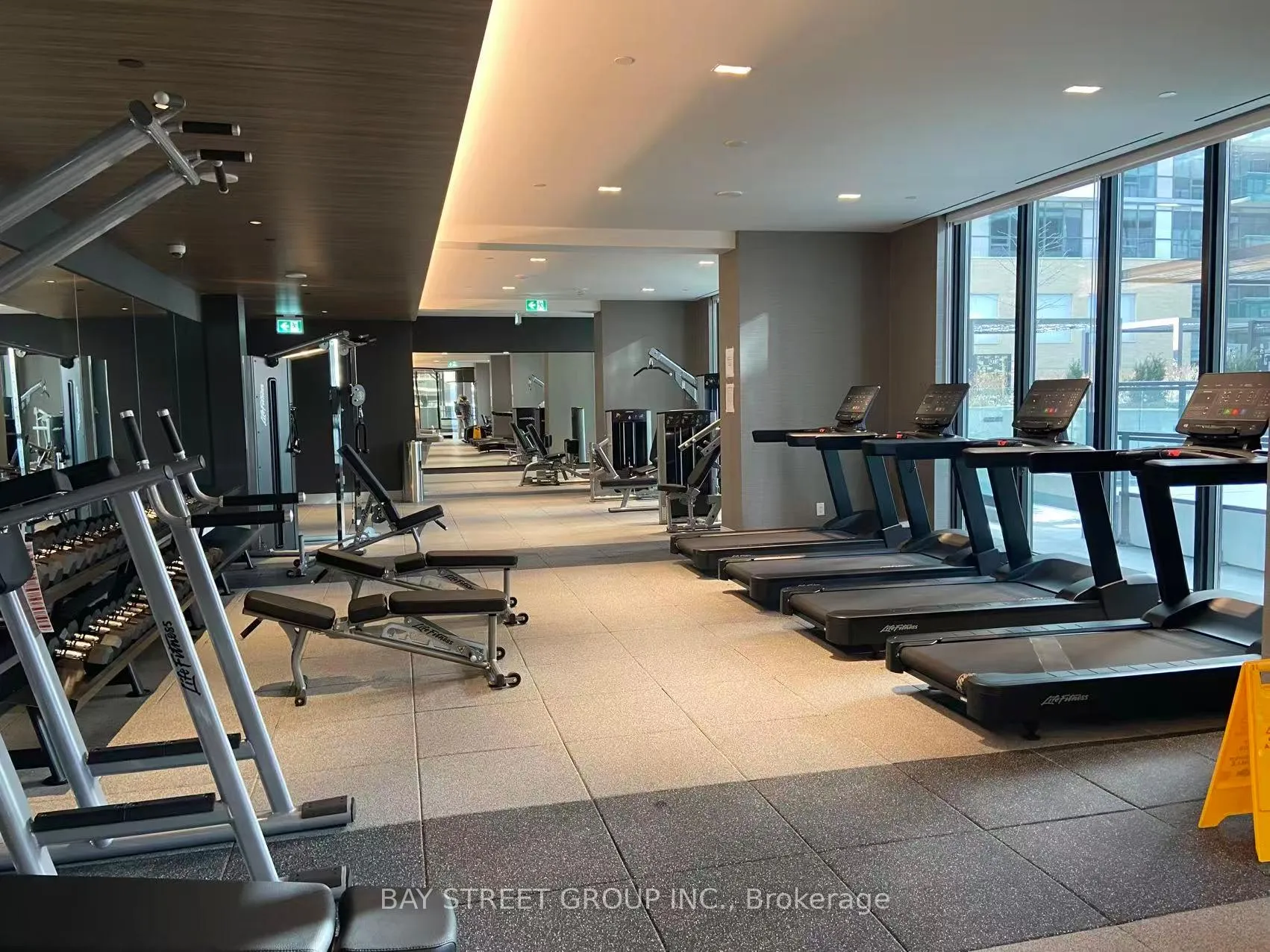 Photo 3 of Unit 1512, 65 Broadway Avenue, Toronto, Mount Pleasant West — HOMEH