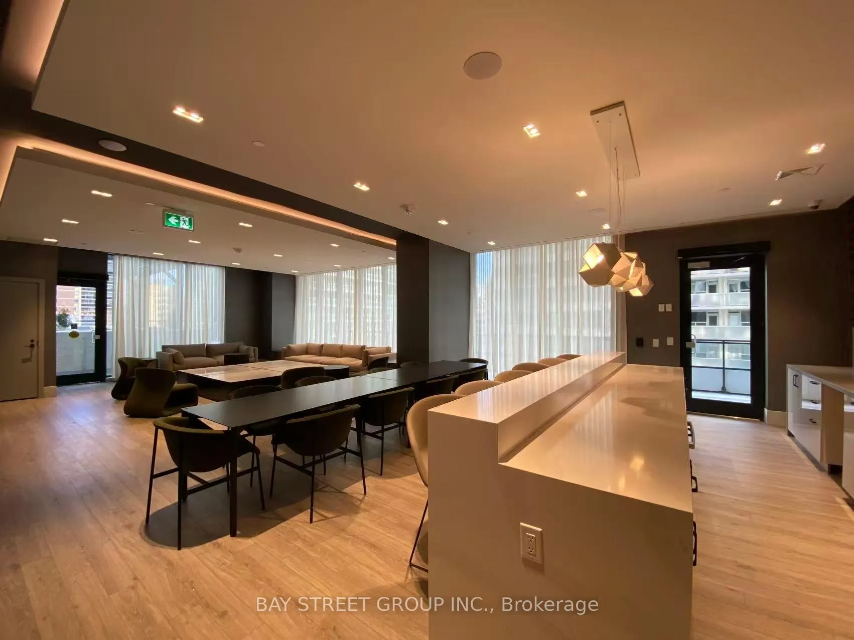 Photo 6 of Unit 1512, 65 Broadway Avenue, Toronto, Mount Pleasant West — HOMEH