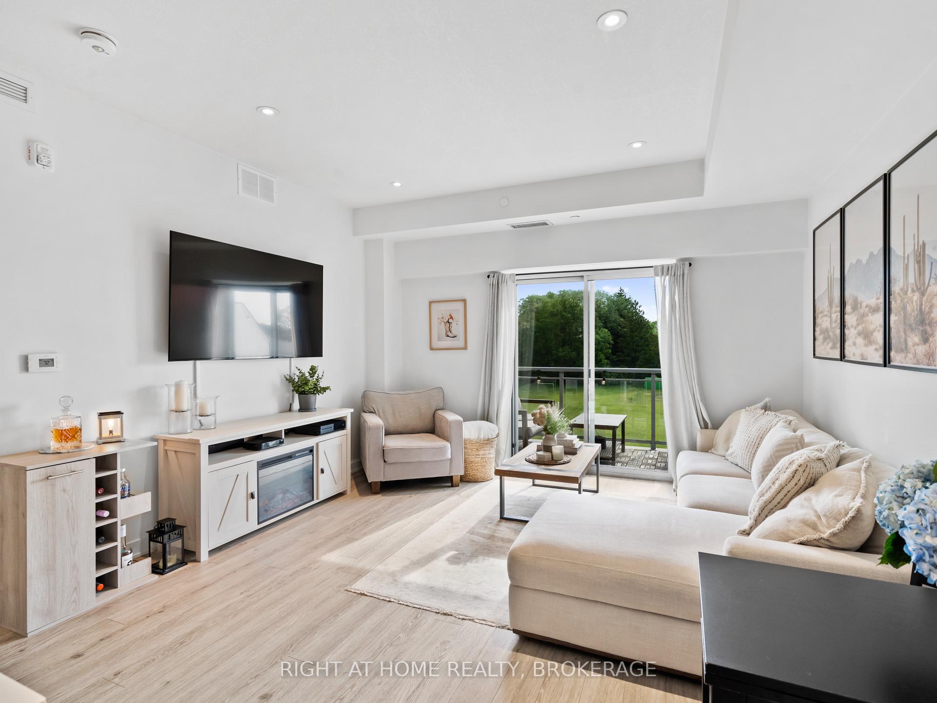 Photo 1 of Unit 503, 16 Markle Crescent, Hamilton, Ancaster — HOMEH
