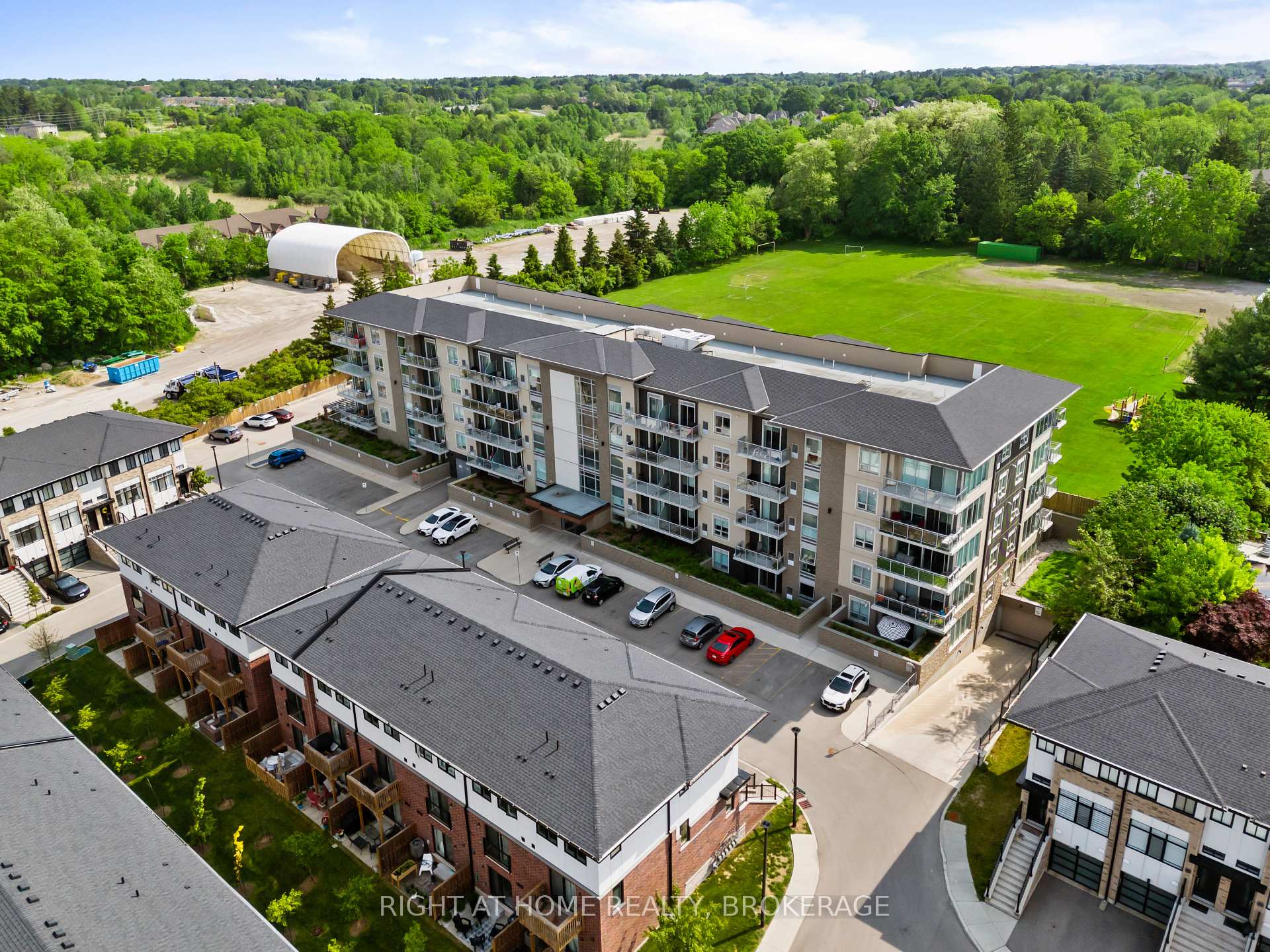 Photo 2 of Unit 503, 16 Markle Crescent, Hamilton, Ancaster — HOMEH