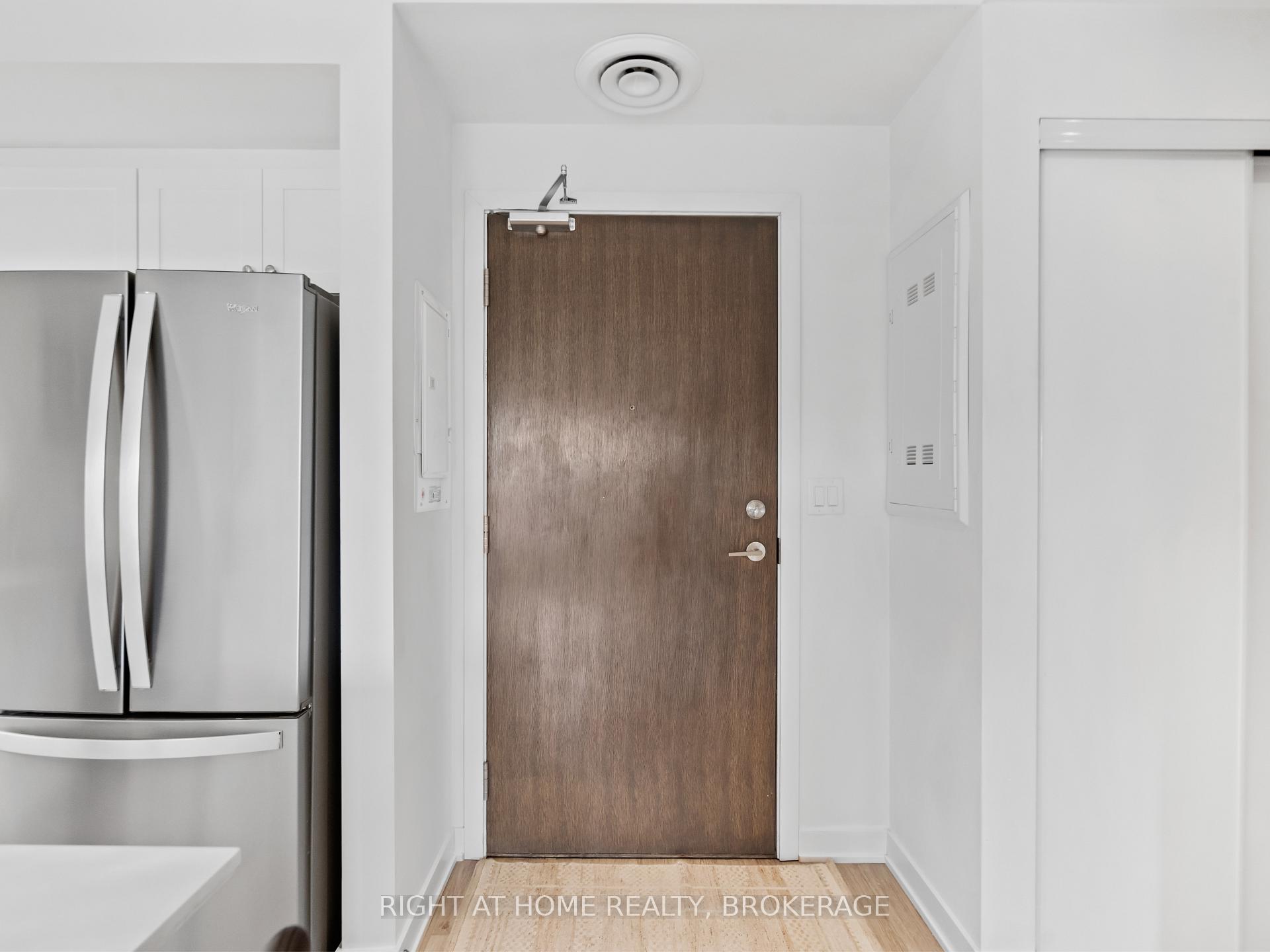 Photo 6 of Unit 503, 16 Markle Crescent, Hamilton, Ancaster — HOMEH