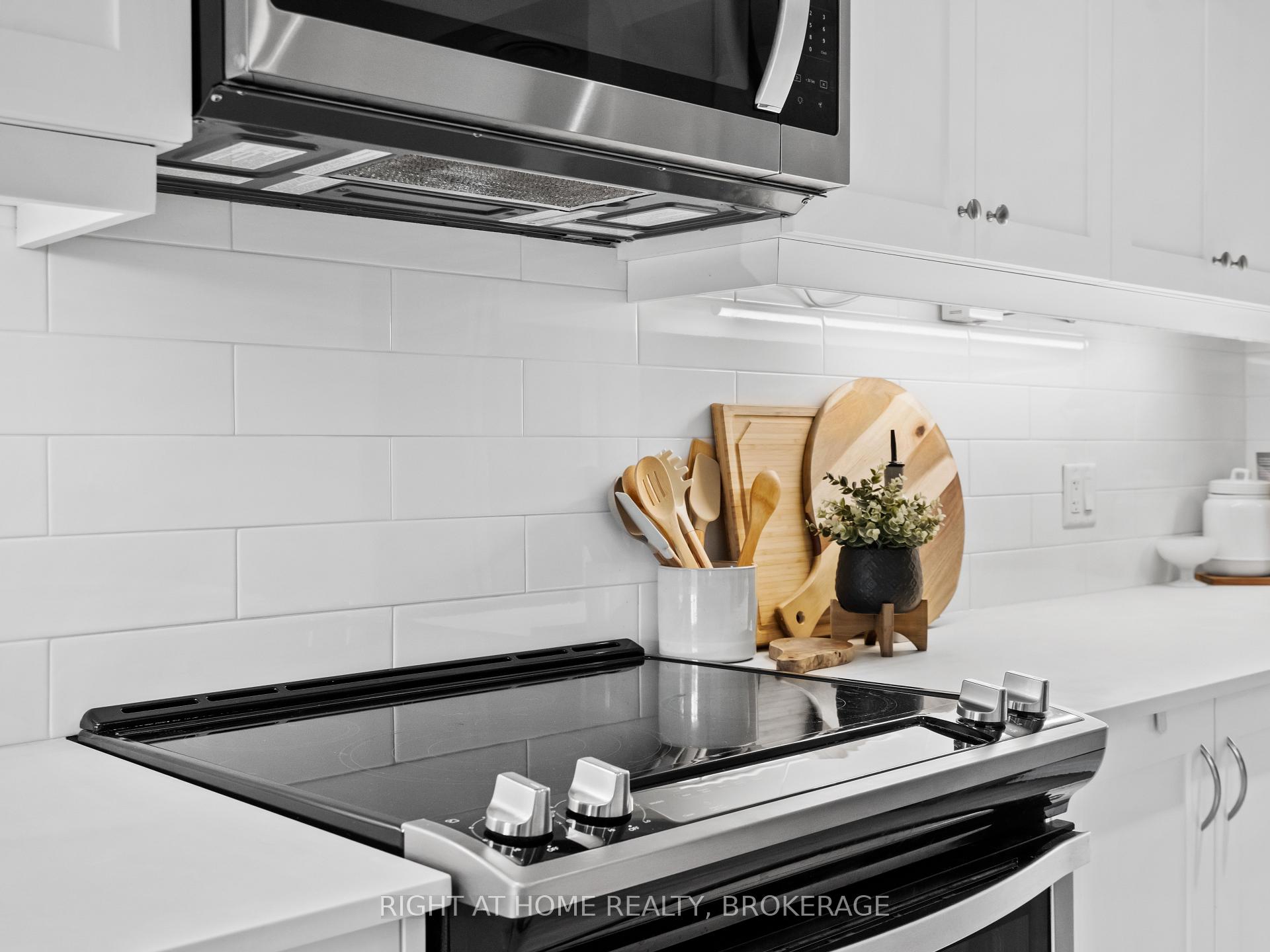 Photo 7 of Unit 503, 16 Markle Crescent, Hamilton, Ancaster — HOMEH