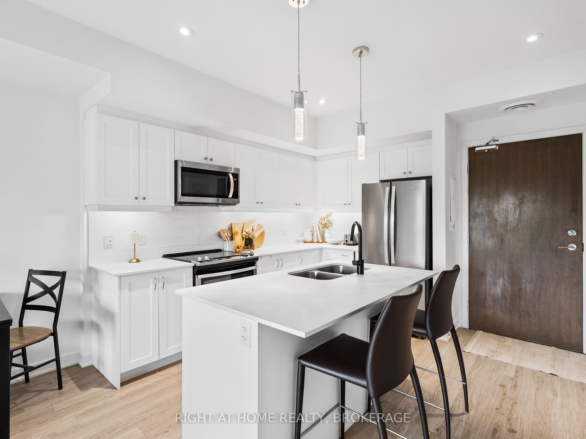 Photo 8 of Unit 503, 16 Markle Crescent, Hamilton, Ancaster — HOMEH
