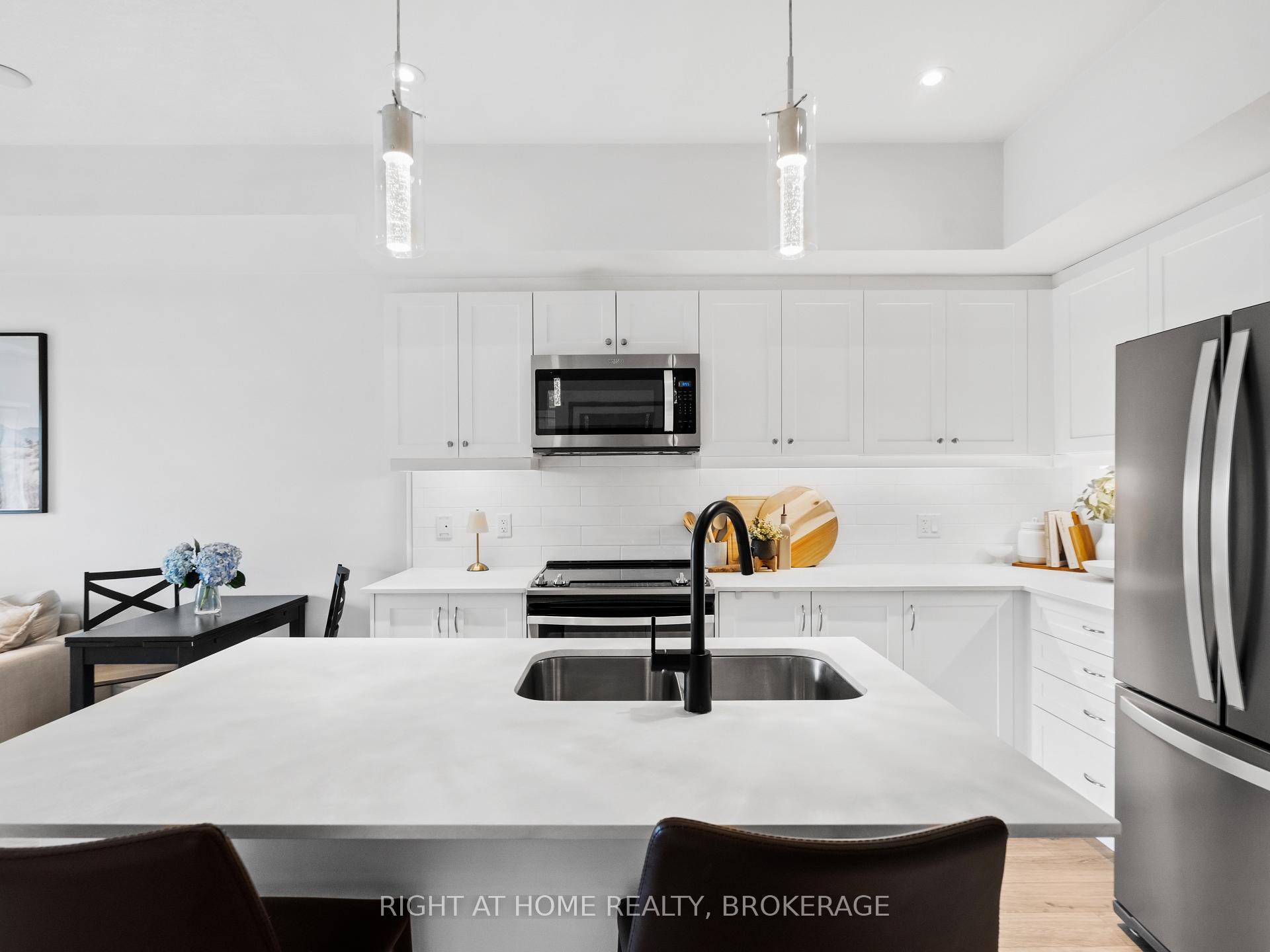 Photo 9 of Unit 503, 16 Markle Crescent, Hamilton, Ancaster — HOMEH