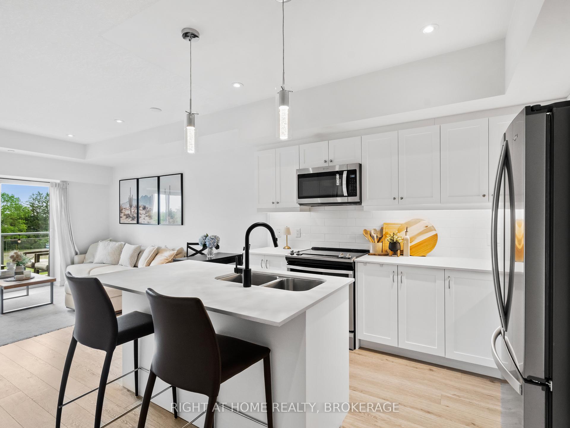Photo 10 of Unit 503, 16 Markle Crescent, Hamilton, Ancaster — HOMEH