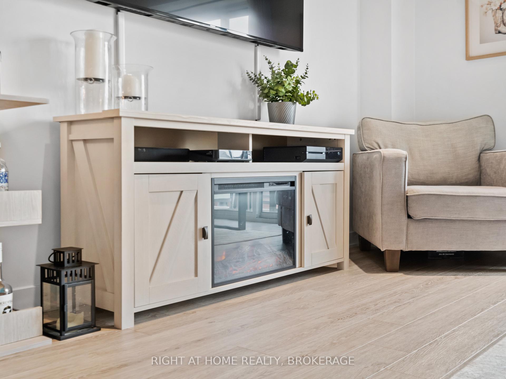 Photo 11 of Unit 503, 16 Markle Crescent, Hamilton, Ancaster — HOMEH
