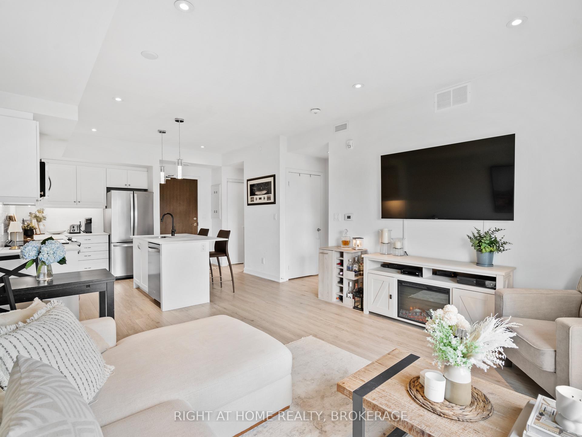 Photo 14 of Unit 503, 16 Markle Crescent, Hamilton, Ancaster — HOMEH
