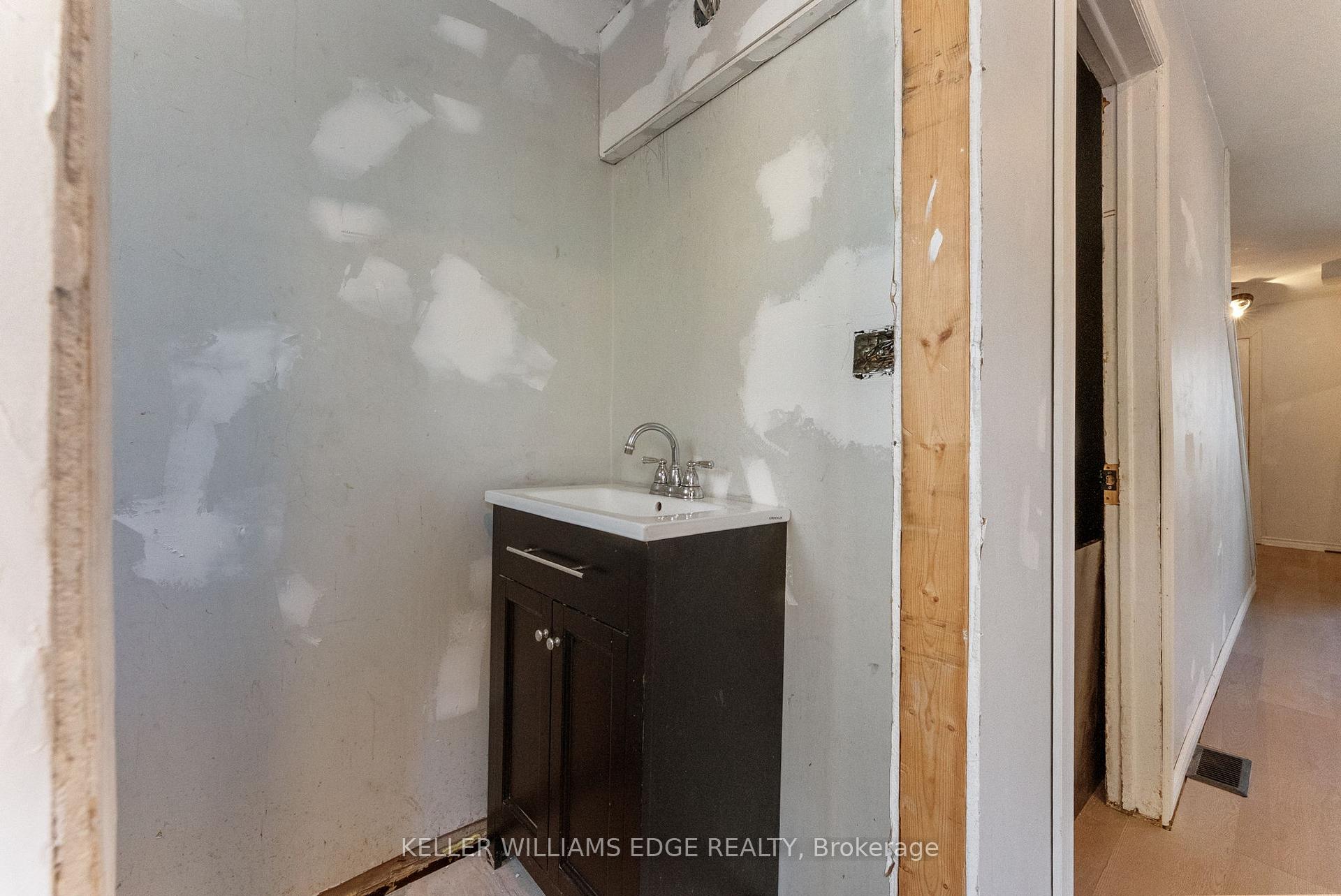 Photo 16 of Unit 7, 2700 Barton Street E, Hamilton, Riverdale — HOMEH