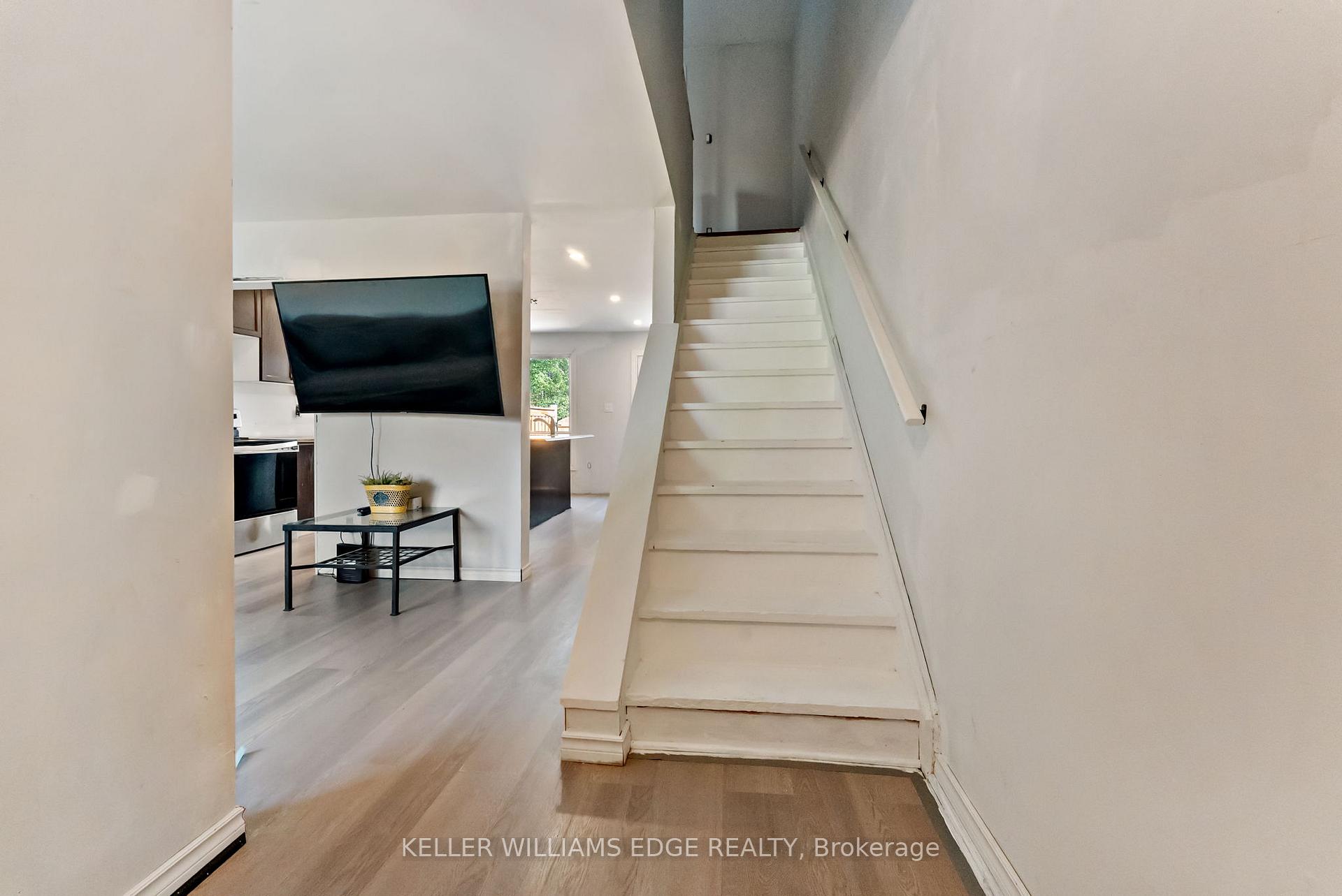 Photo 17 of Unit 7, 2700 Barton Street E, Hamilton, Riverdale — HOMEH