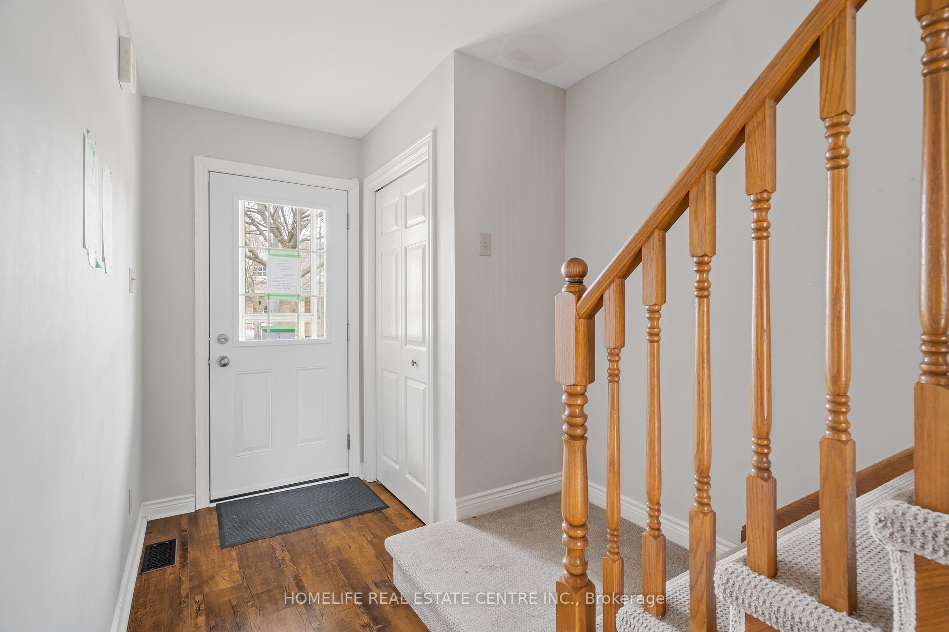 Photo 4 of 9 Wentworth Drive, Grimsby, Grimsby East — HOMEH