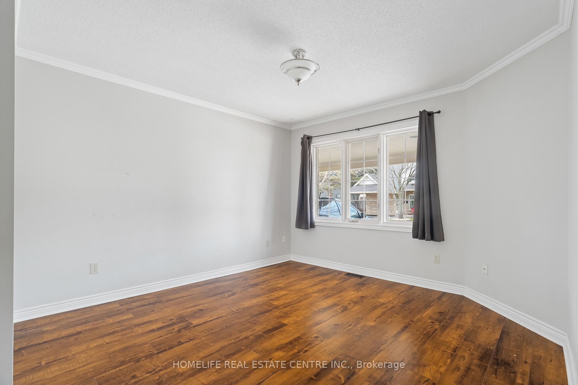 Photo 6 of 9 Wentworth Drive, Grimsby, Grimsby East — HOMEH