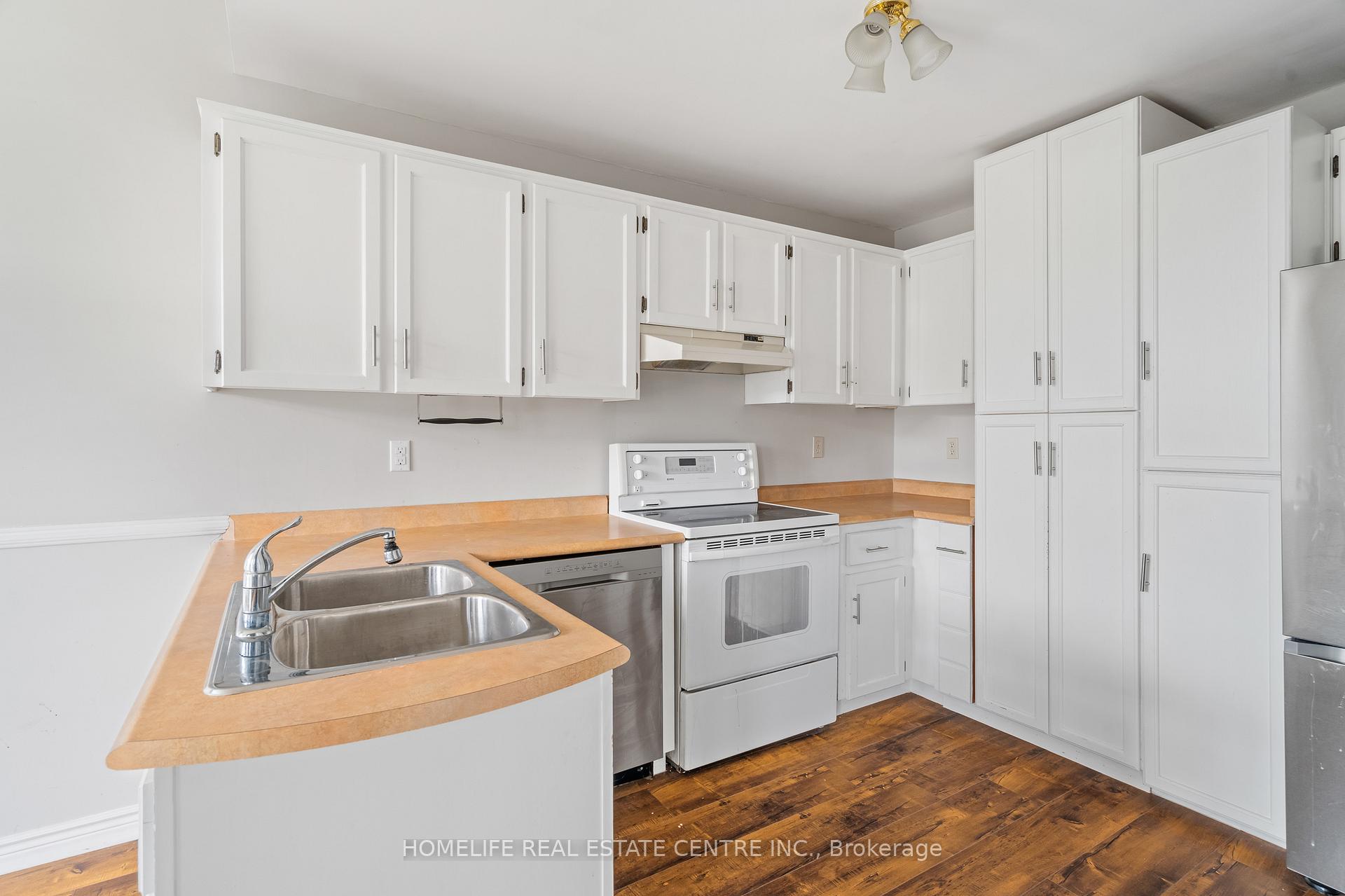 Photo 16 of 9 Wentworth Drive, Grimsby, Grimsby East — HOMEH
