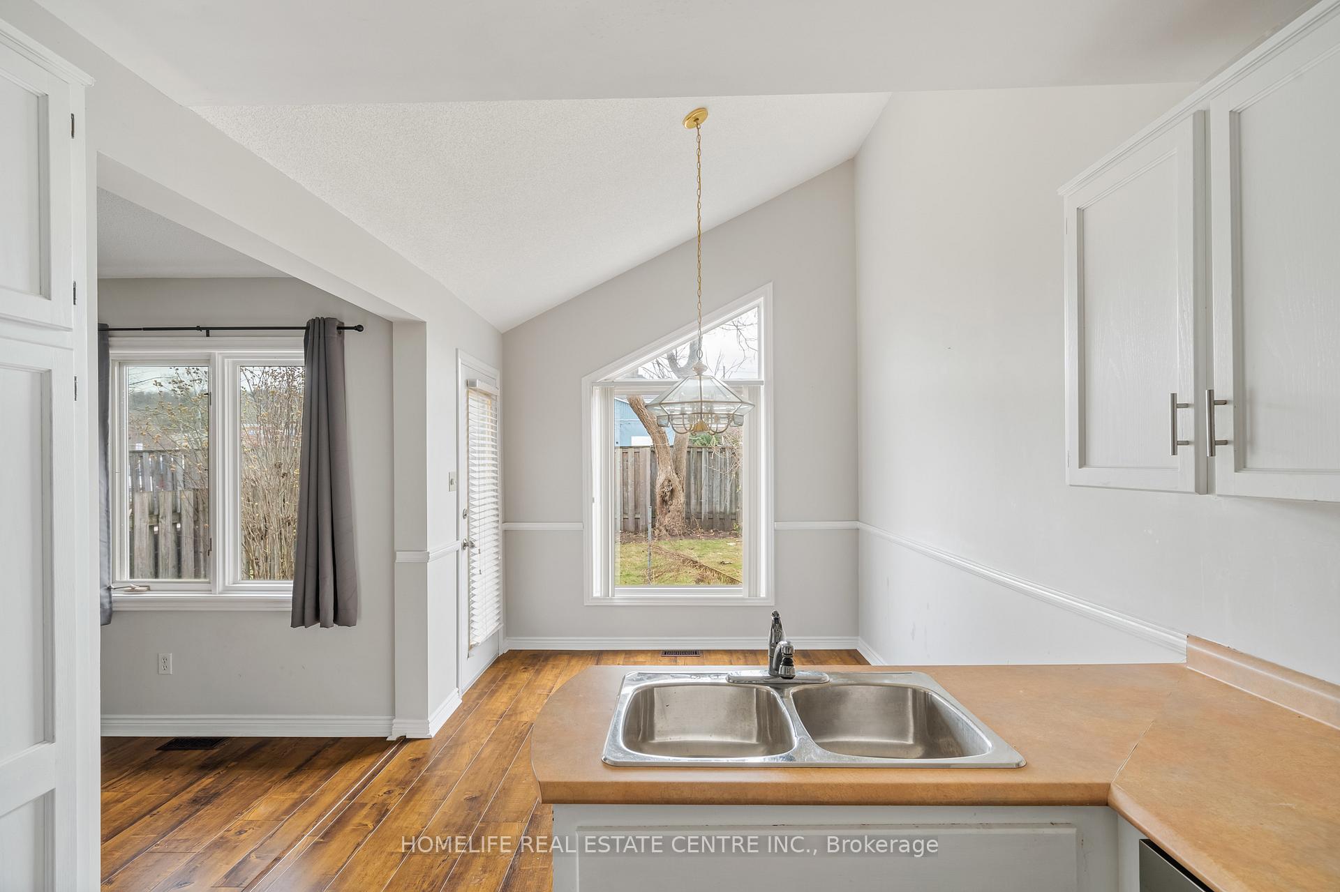 Photo 18 of 9 Wentworth Drive, Grimsby, Grimsby East — HOMEH