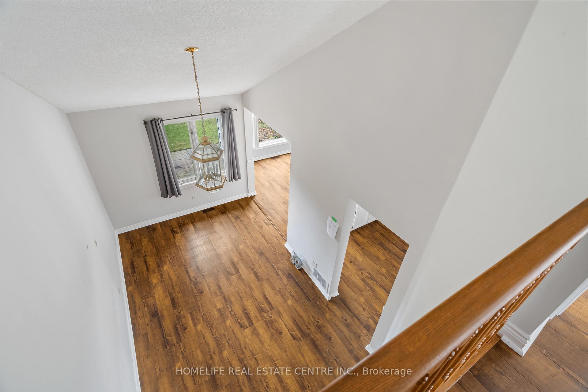 Photo 24 of 9 Wentworth Drive, Grimsby, Grimsby East — HOMEH