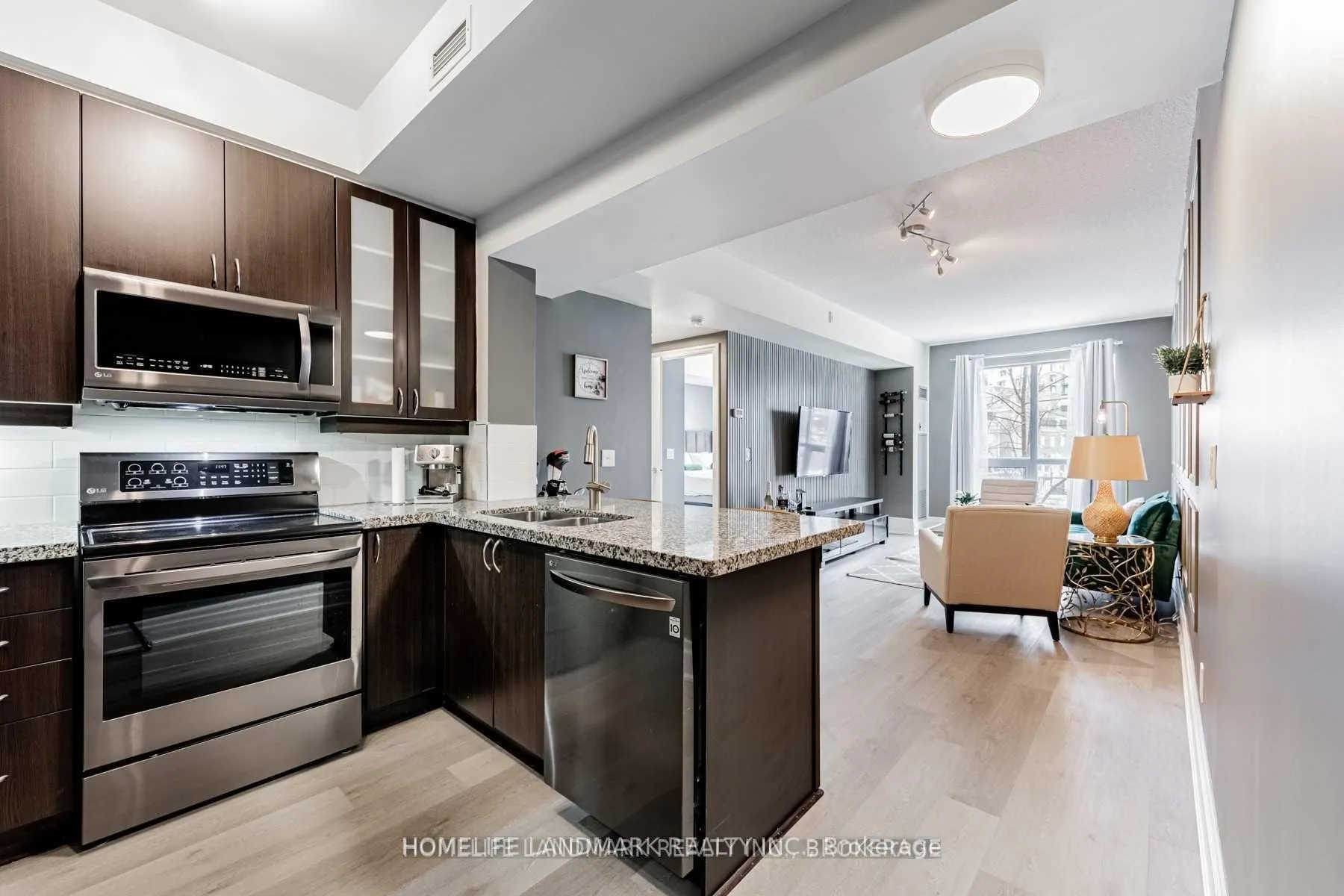 Photo 3 of Unit 205, 57 Upper Duke Crescent, Markham, Unionville — HOMEH