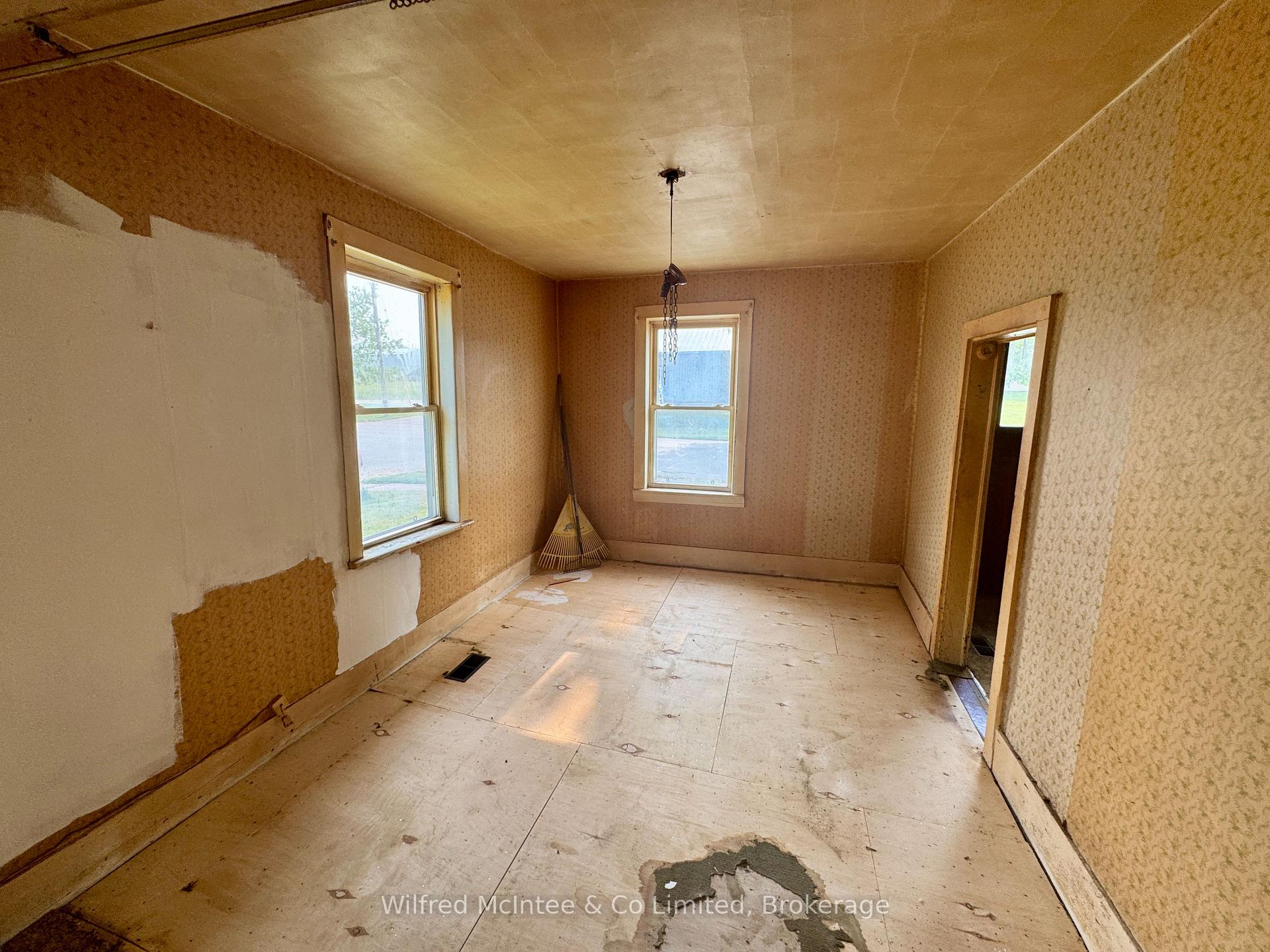 Photo 7 of 120 Ridout Street, Brockton — HOMEH