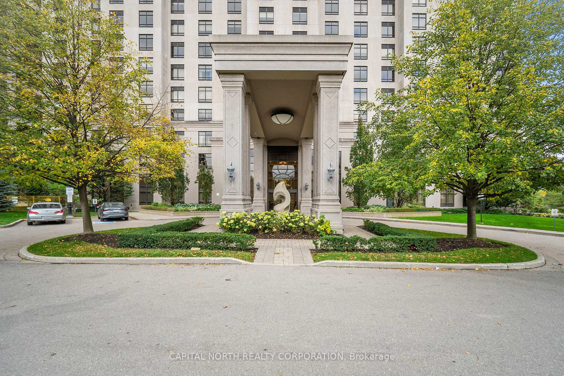 Photo 2 of Unit 611, 9245 Jane Street, Vaughan, Maple — HOMEH