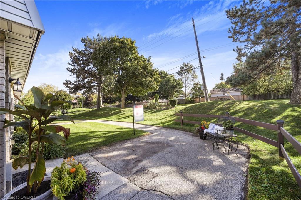 Photo 3 of Unit 11, 1110 Garth Street, Hamilton, Rolston — HOMEH