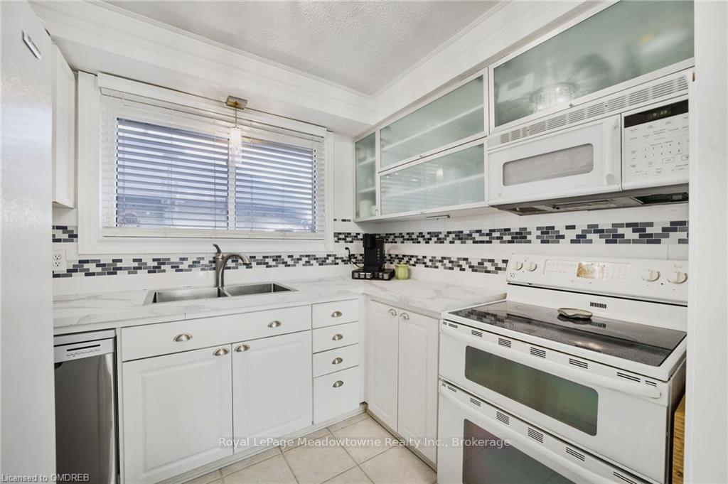 Photo 12 of Unit 11, 1110 Garth Street, Hamilton, Rolston — HOMEH