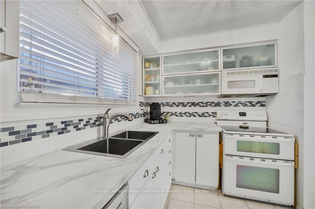 Photo 15 of Unit 11, 1110 Garth Street, Hamilton, Rolston — HOMEH