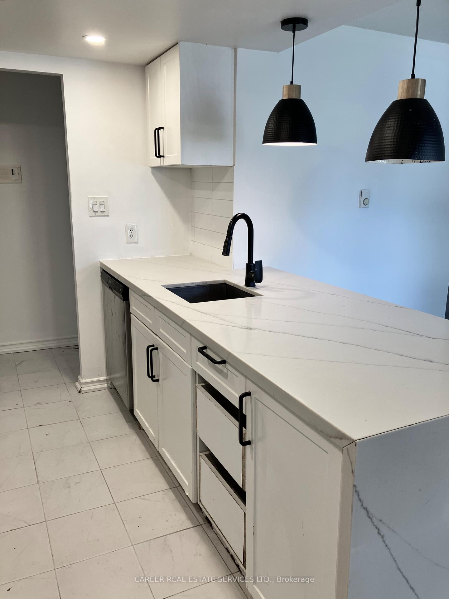 Photo 5 of Unit 90, 53 Taunton Road E, Oshawa, Centennial — HOMEH