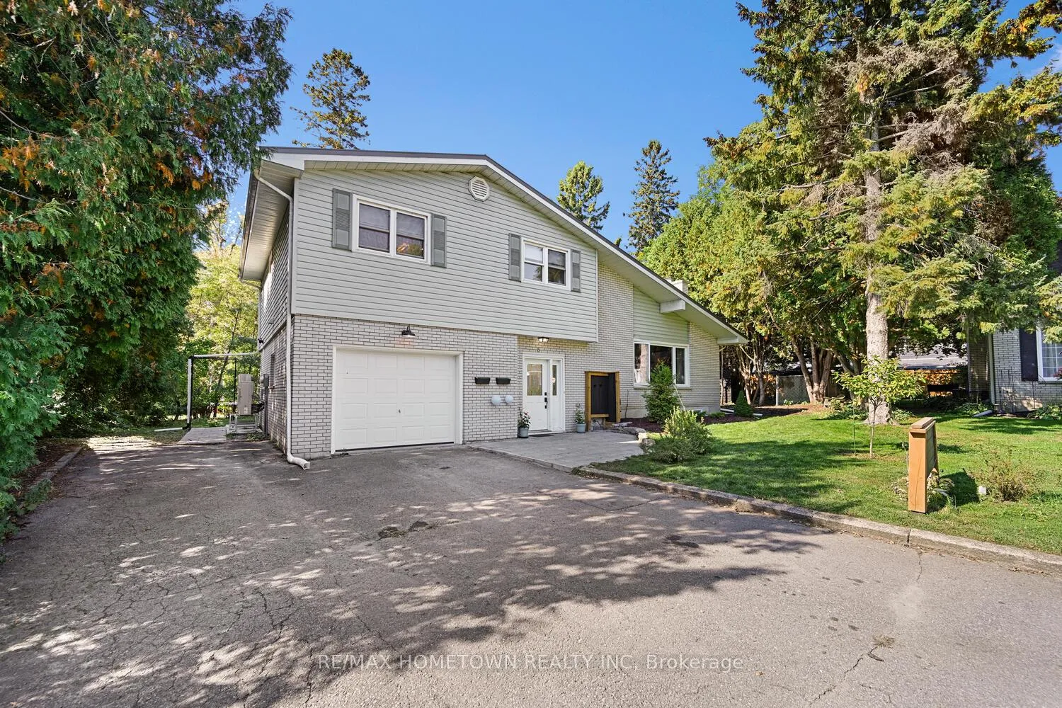 Front of 6 Maplewood Circle