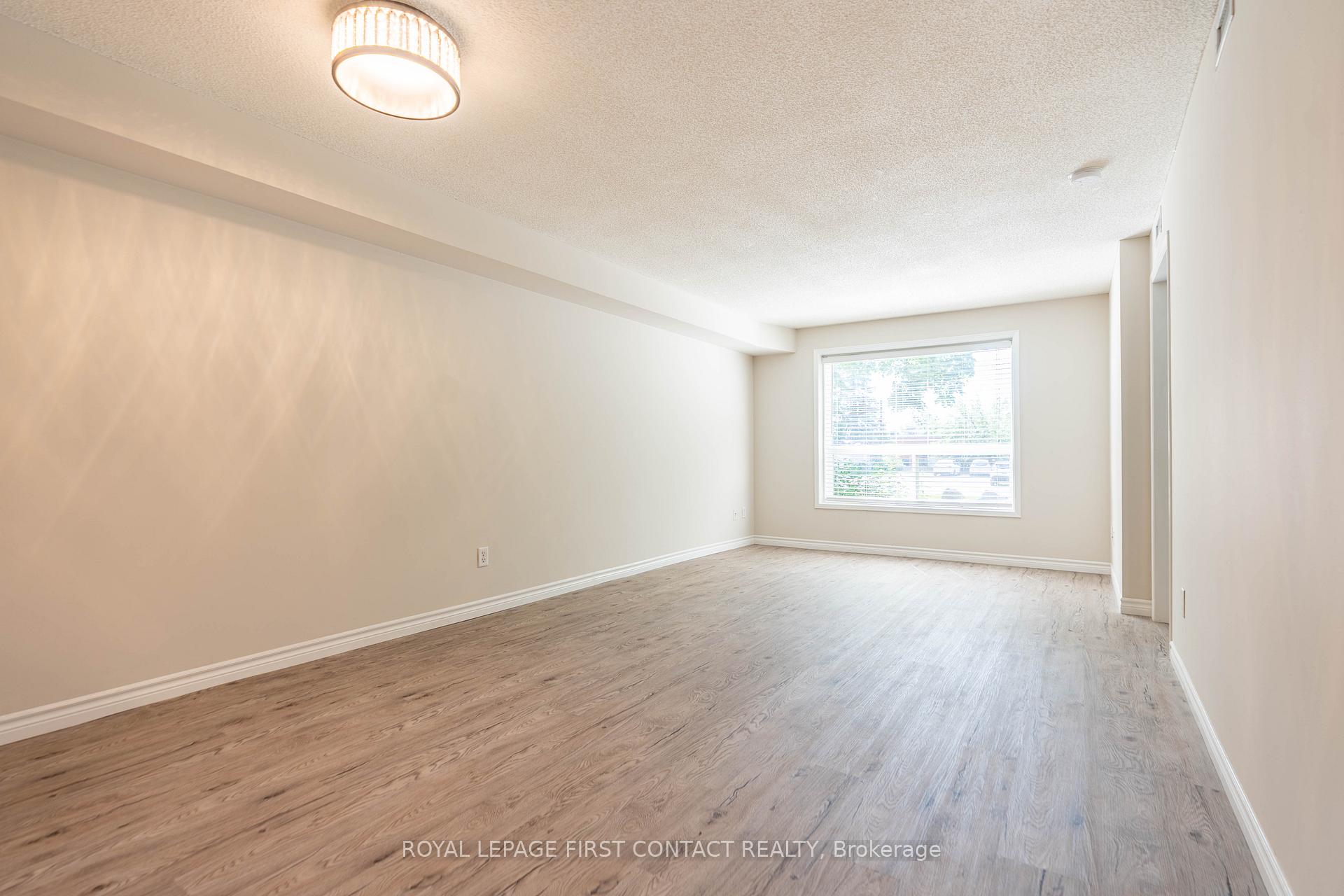 Photo 4 of Unit 103, 117 Edgehill Drive, Barrie, Letitia Heights — HOMEH