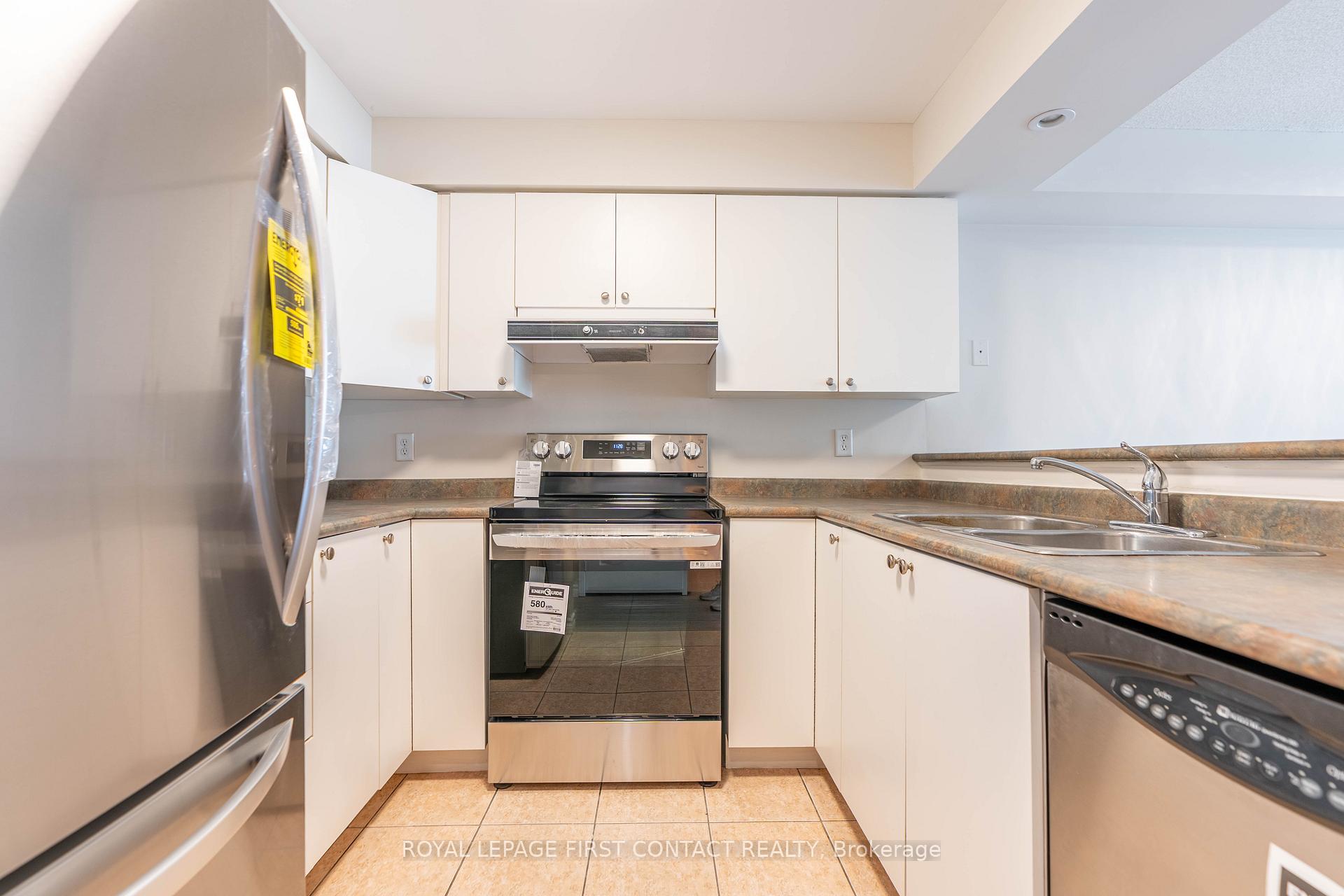 Photo 5 of Unit 103, 117 Edgehill Drive, Barrie, Letitia Heights — HOMEH