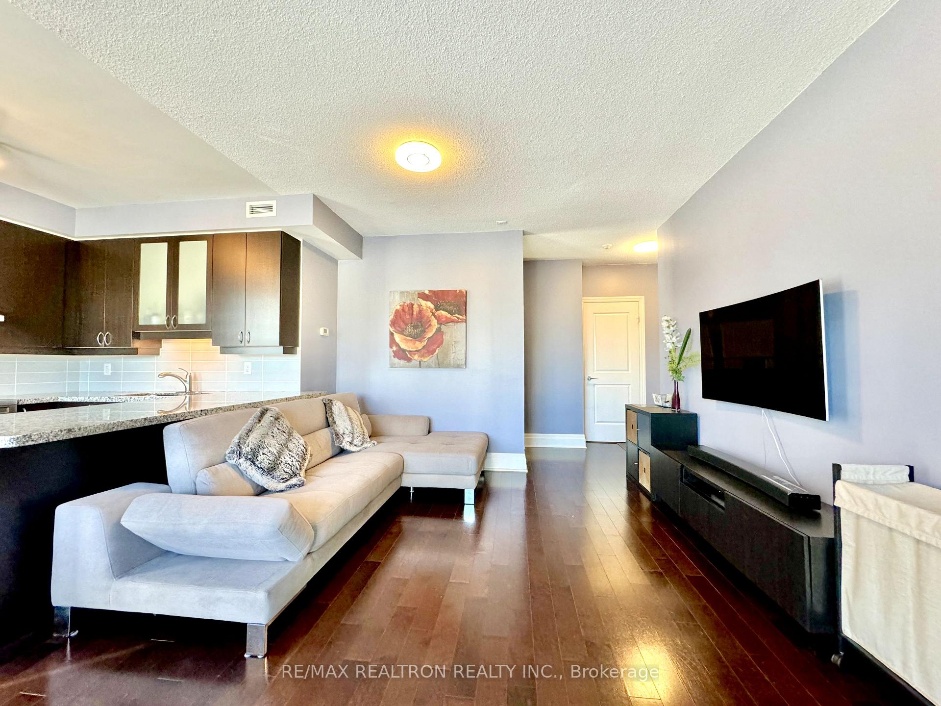 Photo 4 of Unit 505, 57 Upper Duke Crescent, Markham, Unionville — HOMEH