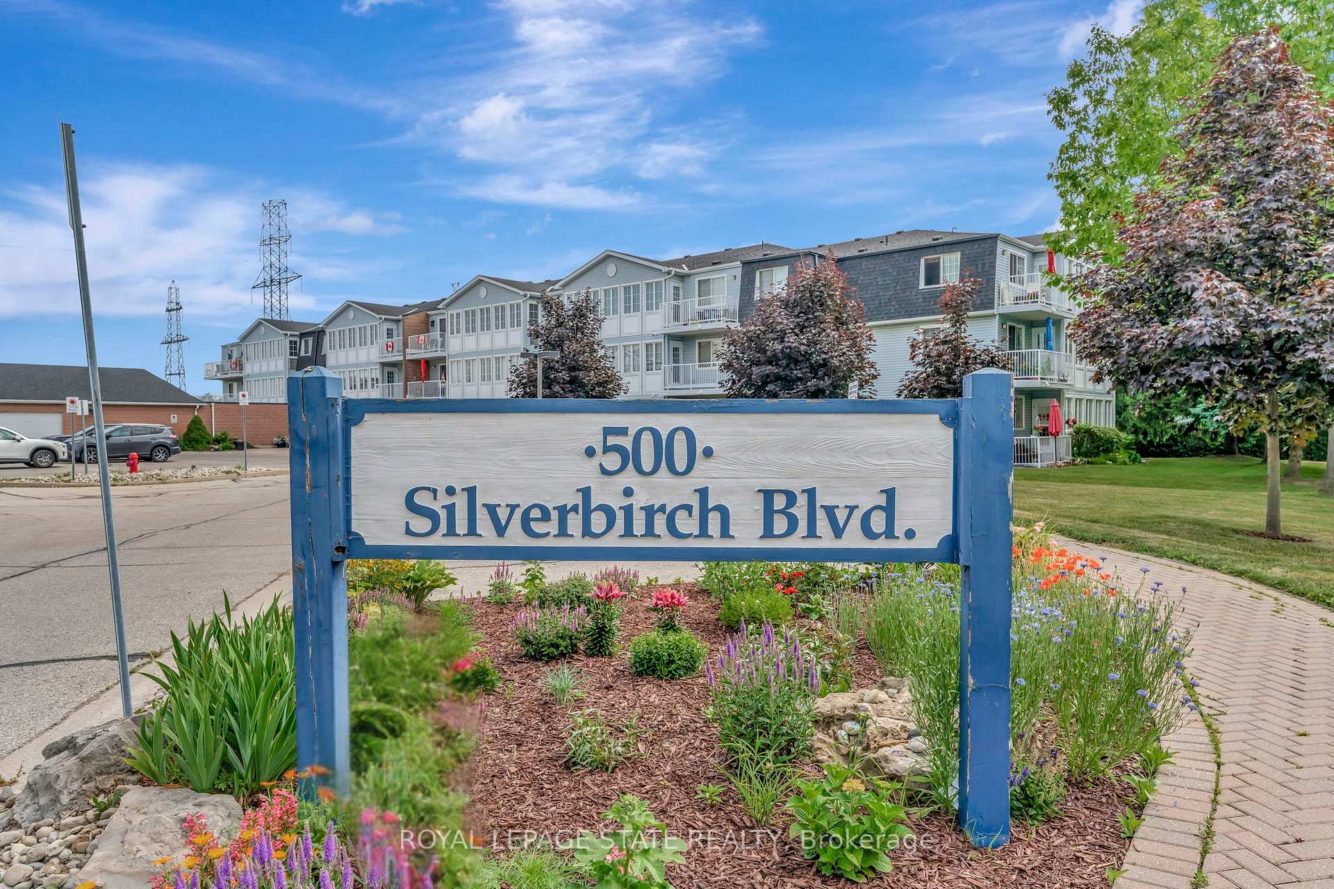 Front of Unit 101, 500 Silverbirch Boulevard