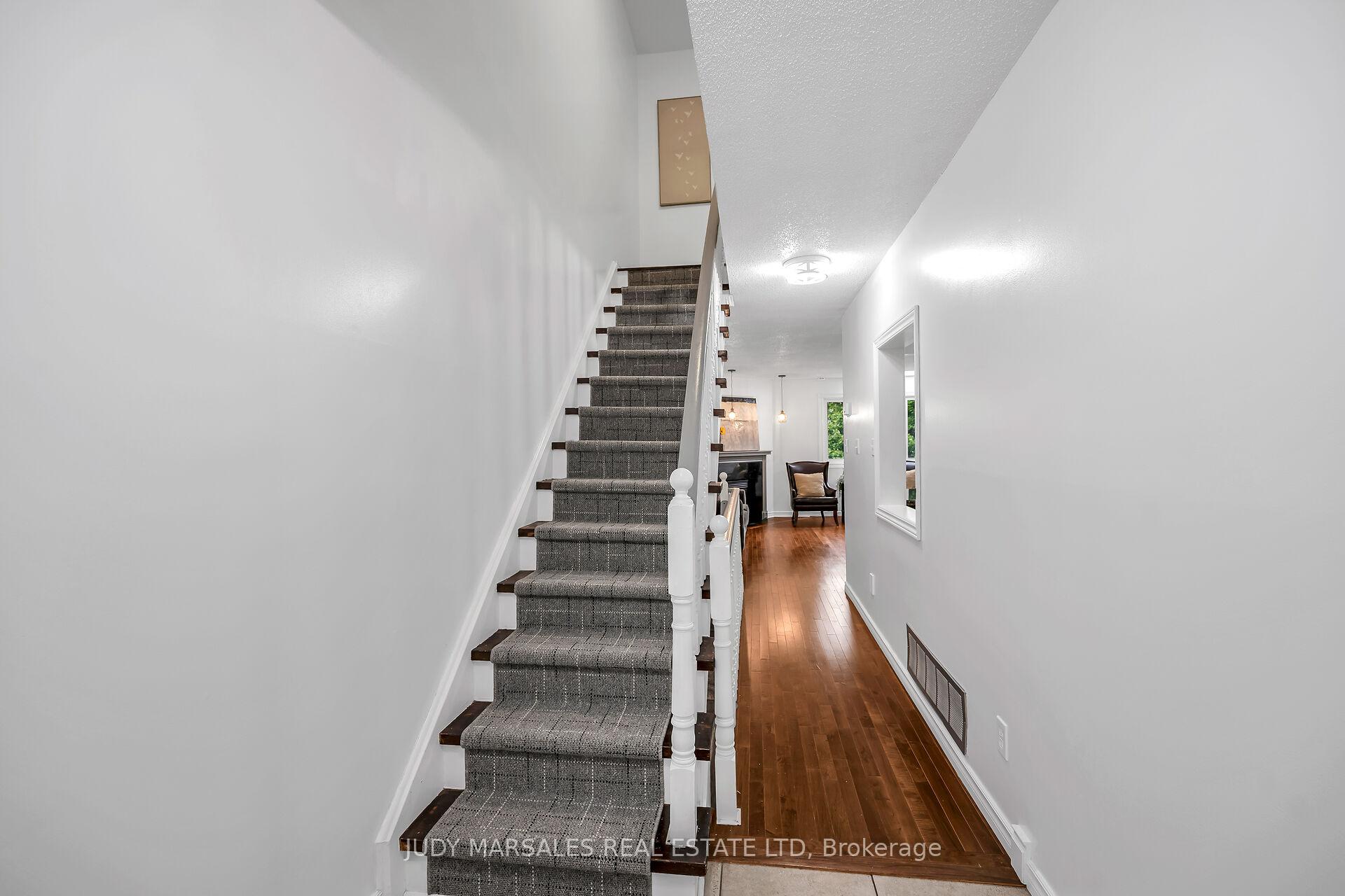 Photo 5 of Unit 19, 26 Moss Boulevard, Hamilton, Dundas — HOMEH