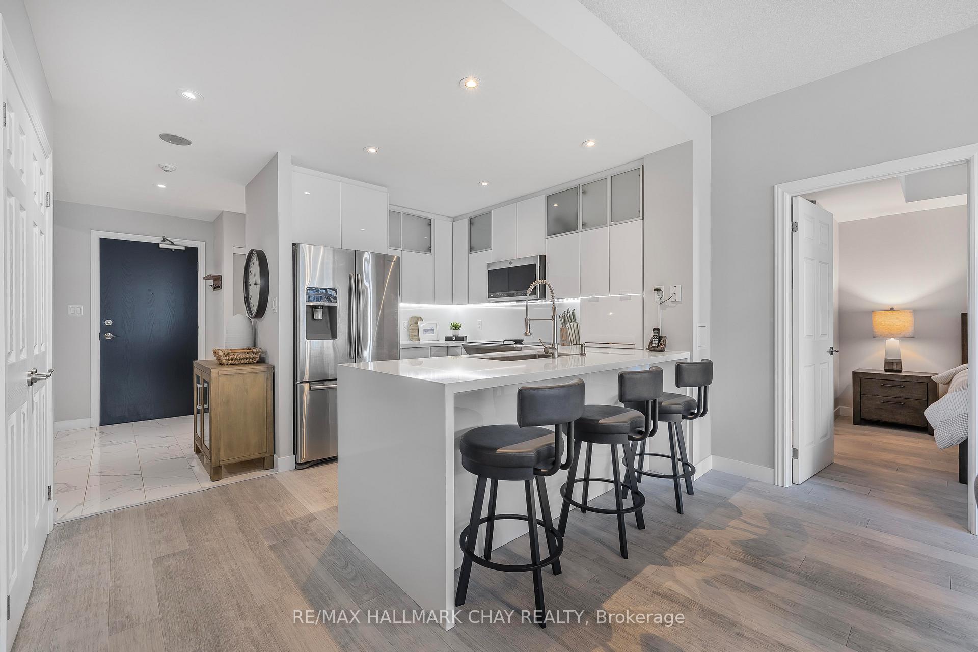 Photo 3 of Unit 1308, 33 Ellen Street, Barrie, Lakeshore — HOMEH