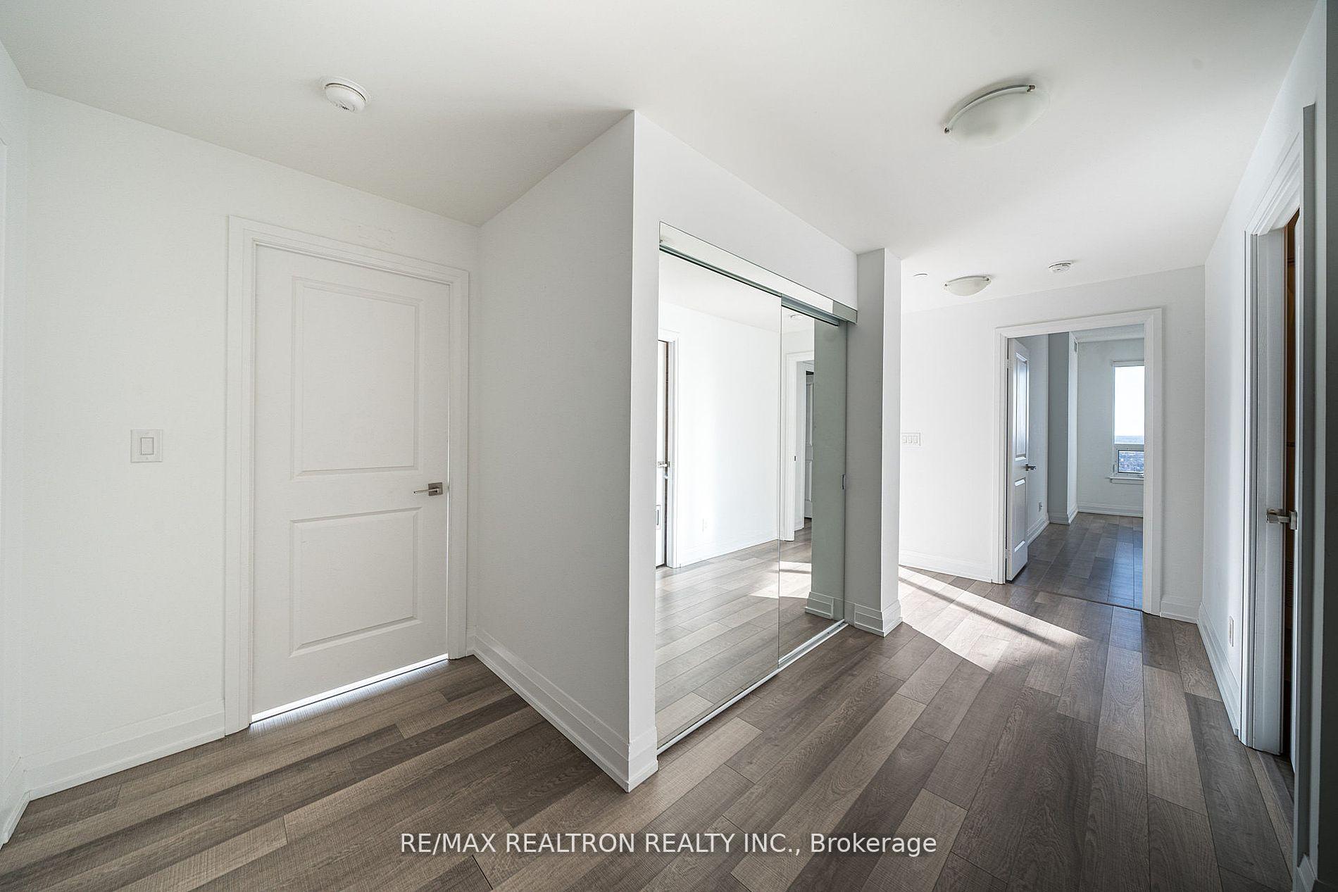 Photo 4 of Unit LPH305, 7171 Yonge Street, Markham, Grandview — HOMEH