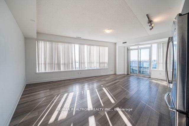 Photo 8 of Unit LPH305, 7171 Yonge Street, Markham, Grandview — HOMEH