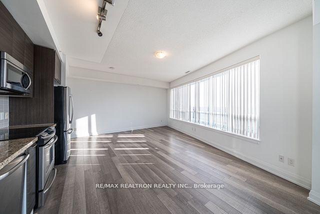 Photo 12 of Unit LPH305, 7171 Yonge Street, Markham, Grandview — HOMEH