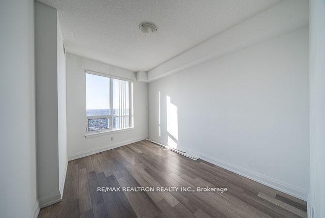Photo 17 of Unit LPH305, 7171 Yonge Street, Markham, Grandview — HOMEH