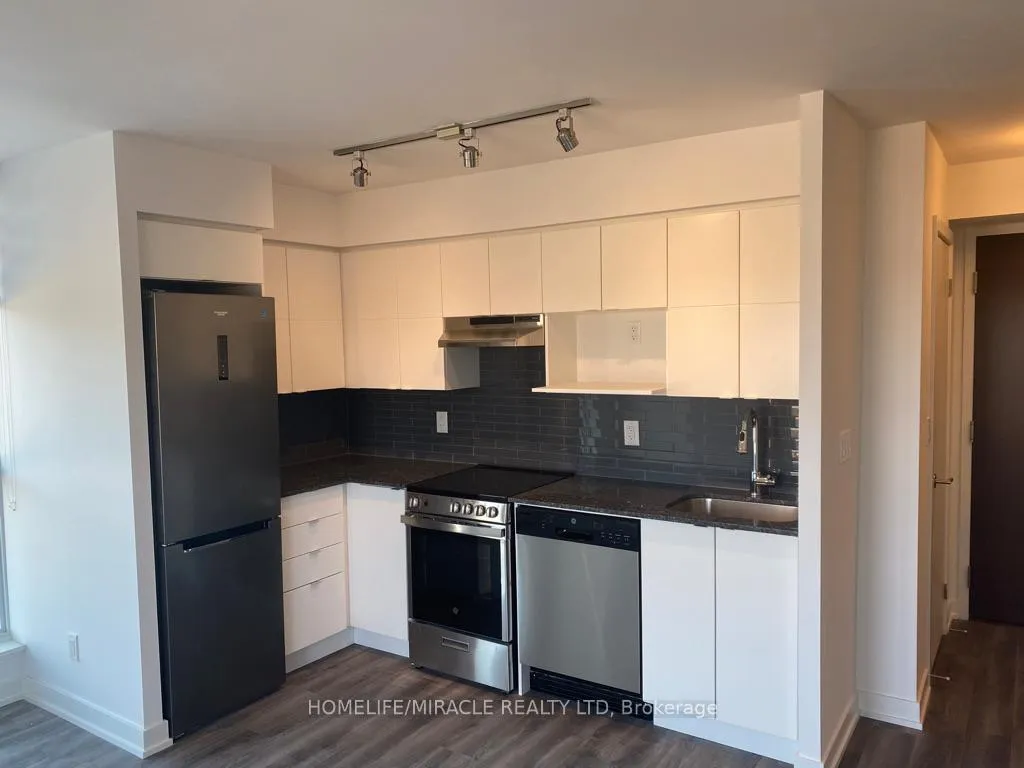 Photo 13 of Unit 816, 120 Varna Drive, Toronto, Englemount-Lawrence — HOMEH