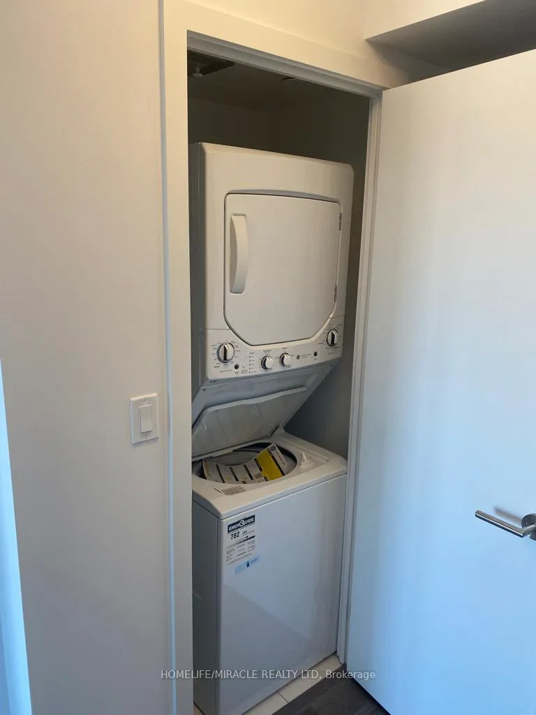 Photo 18 of Unit 816, 120 Varna Drive, Toronto, Englemount-Lawrence — HOMEH