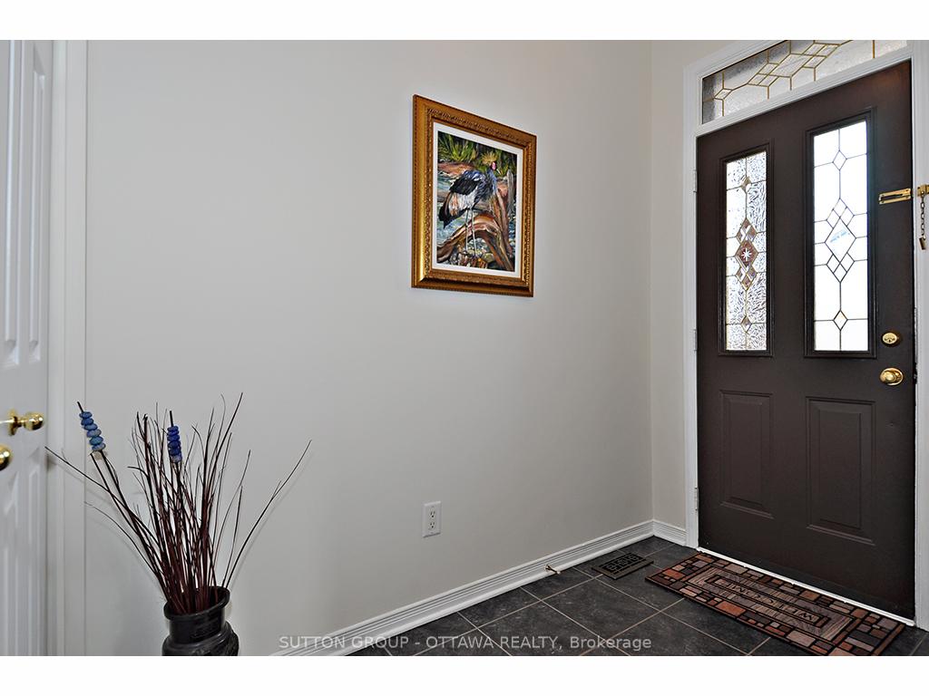 Photo 2 of 65 Whitestone Drive, Ottawa, Central Park — HOMEH