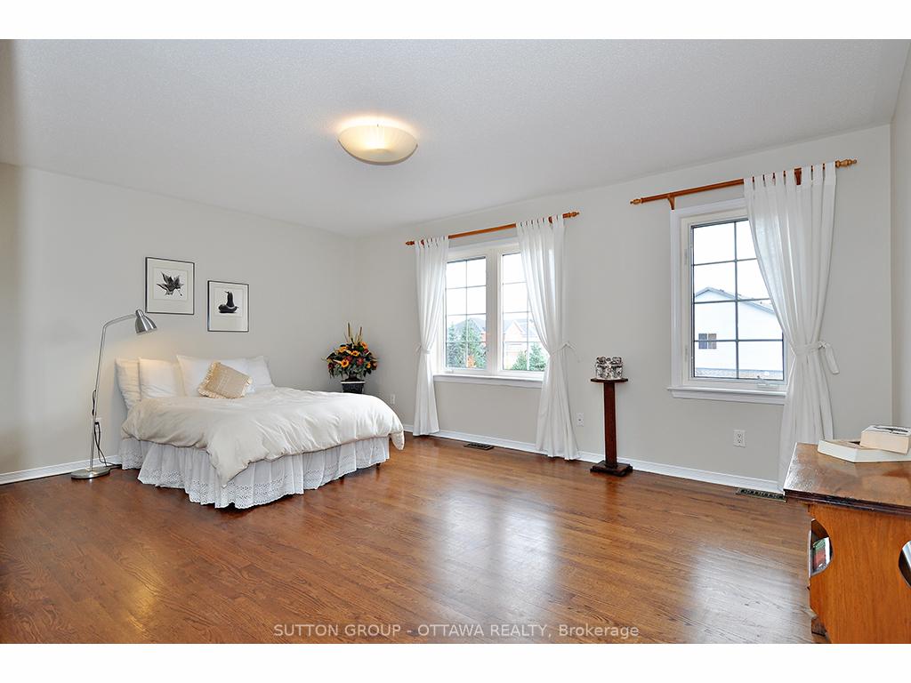 Photo 14 of 65 Whitestone Drive, Ottawa, Central Park — HOMEH