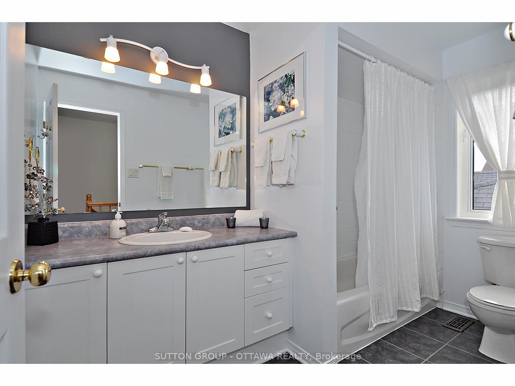 Photo 22 of 65 Whitestone Drive, Ottawa, Central Park — HOMEH