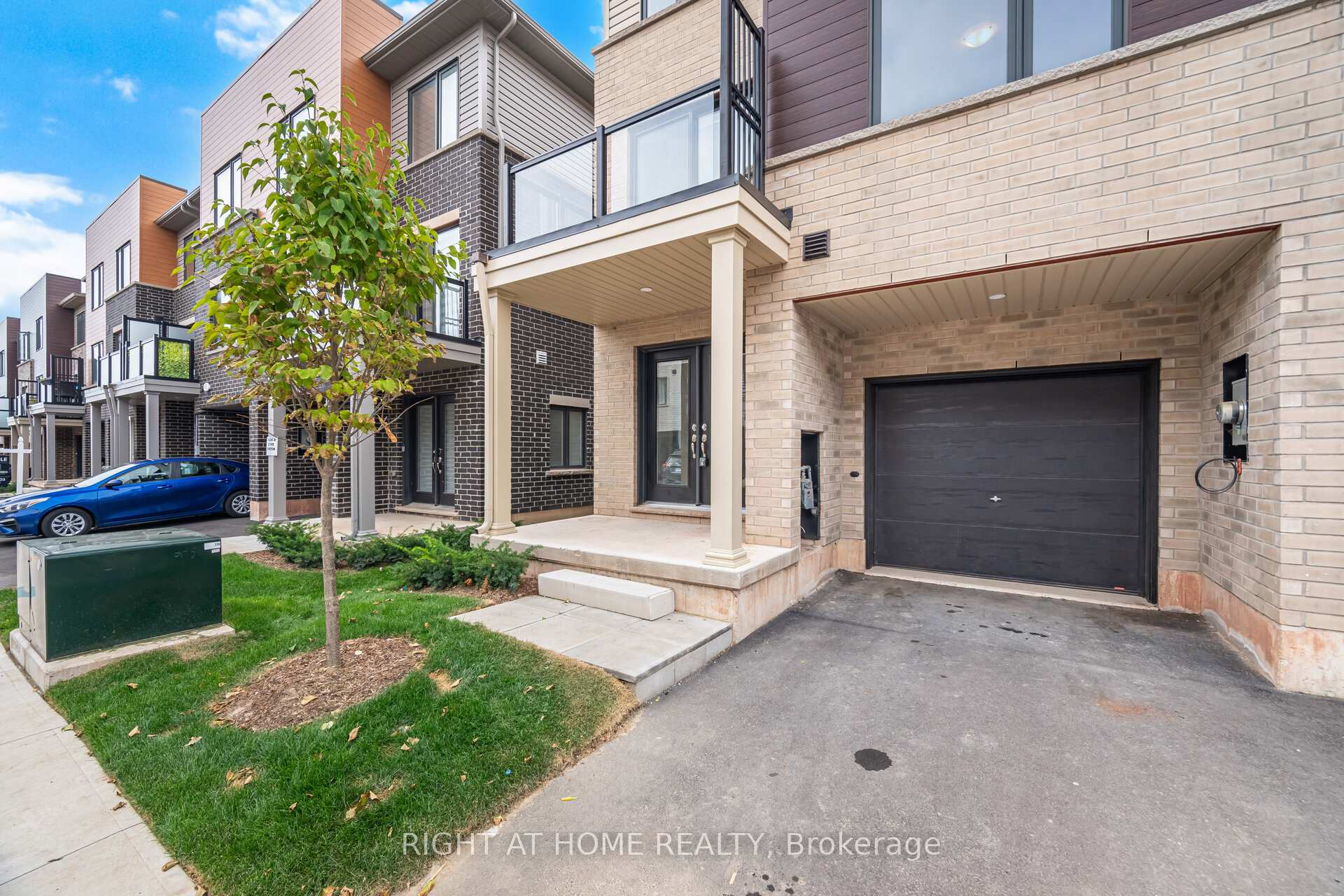 Photo 6 of 14 Dryden Lane, Hamilton, McQuesten — HOMEH