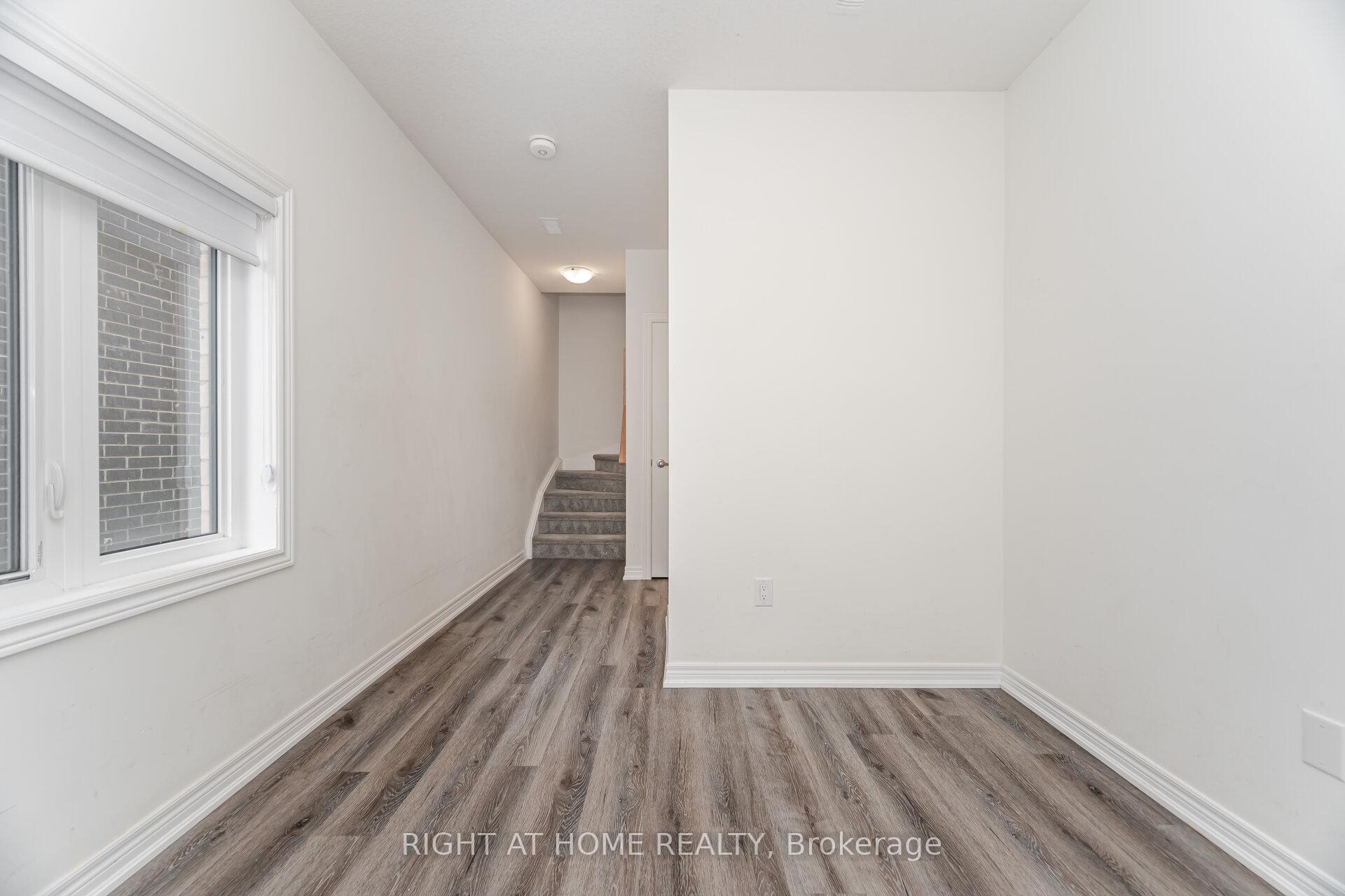 Photo 9 of 14 Dryden Lane, Hamilton, McQuesten — HOMEH