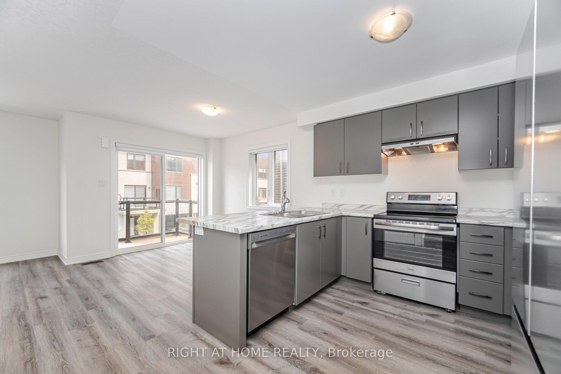 Photo 12 of 14 Dryden Lane, Hamilton, McQuesten — HOMEH