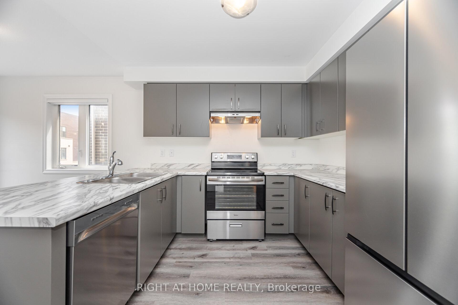 Photo 15 of 14 Dryden Lane, Hamilton, McQuesten — HOMEH