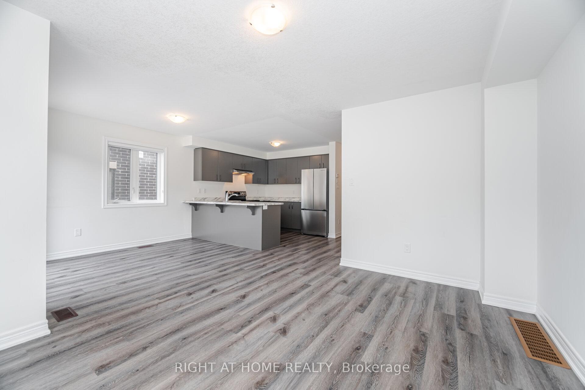 Photo 19 of 14 Dryden Lane, Hamilton, McQuesten — HOMEH