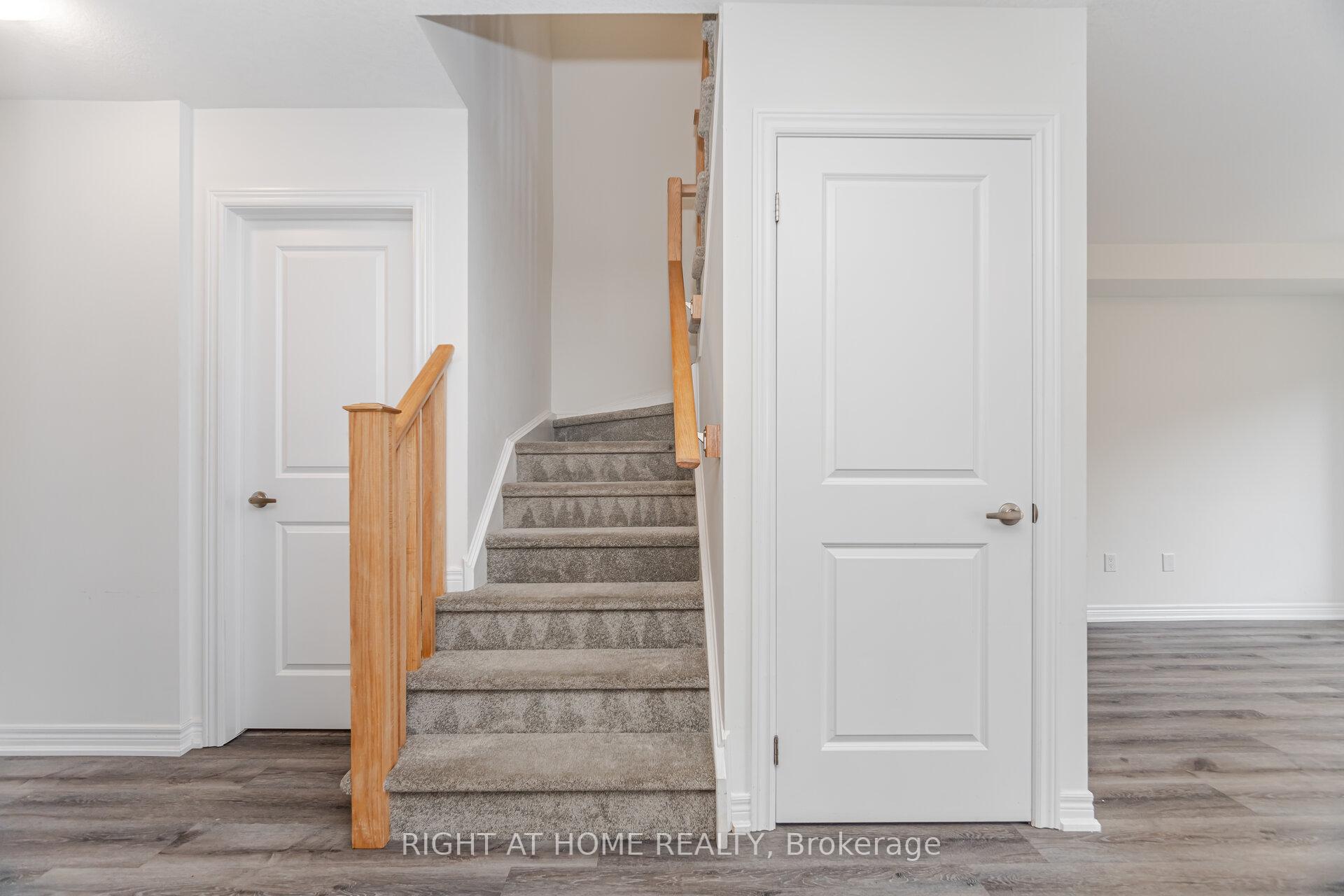Photo 28 of 14 Dryden Lane, Hamilton, McQuesten — HOMEH