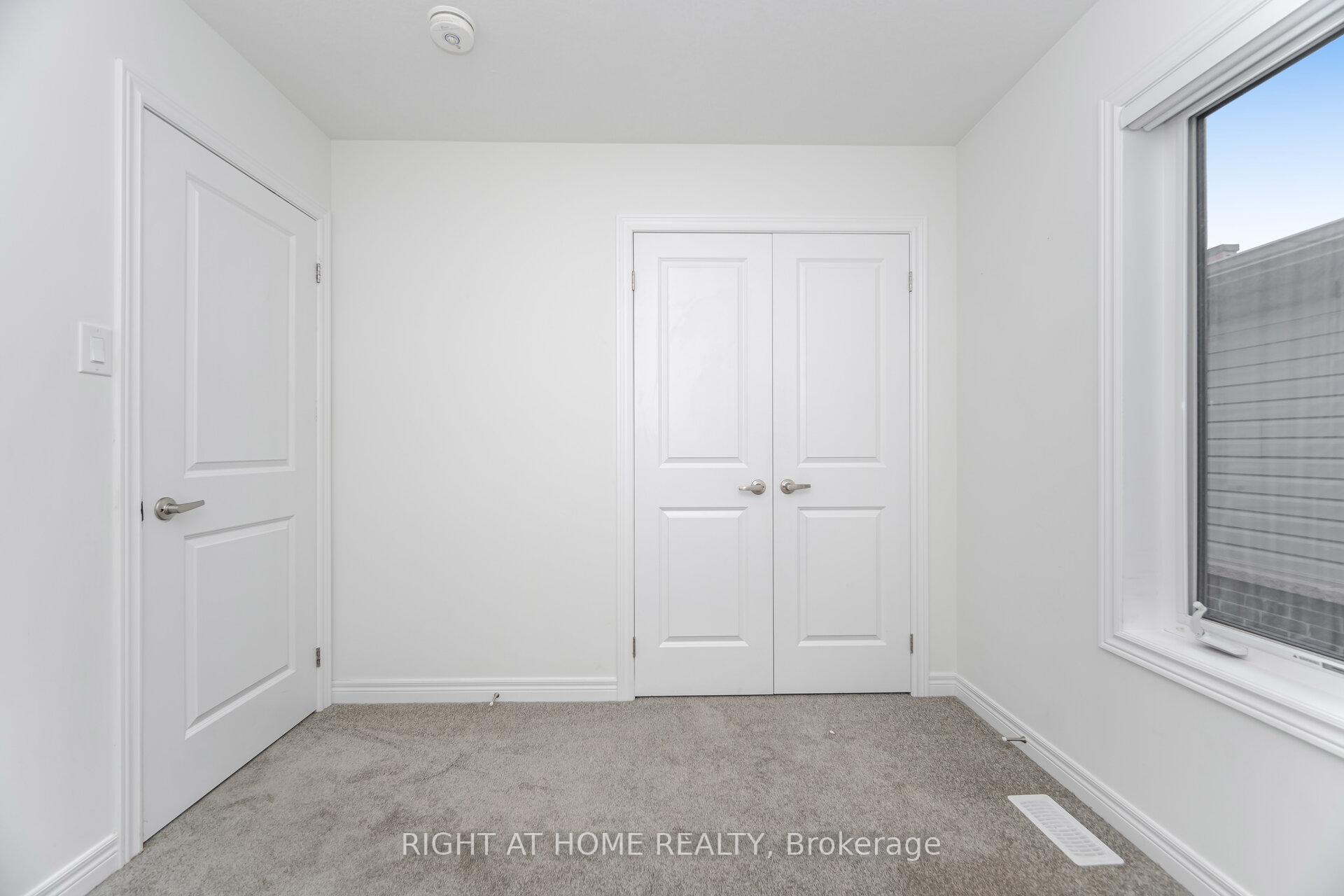 Photo 32 of 14 Dryden Lane, Hamilton, McQuesten — HOMEH