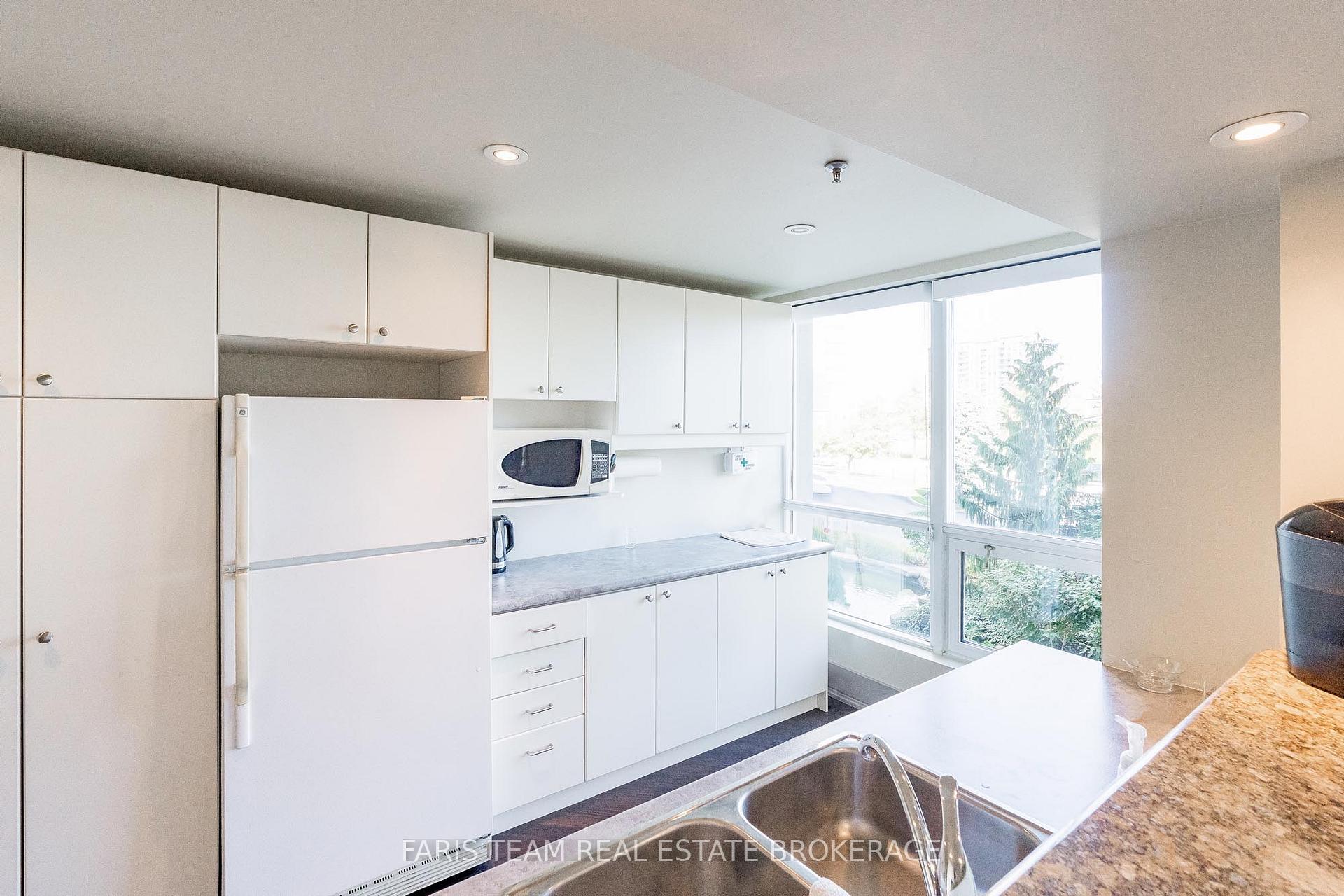 Photo 33 of Unit 902, 2 Toronto Street, Barrie, City Centre — HOMEH